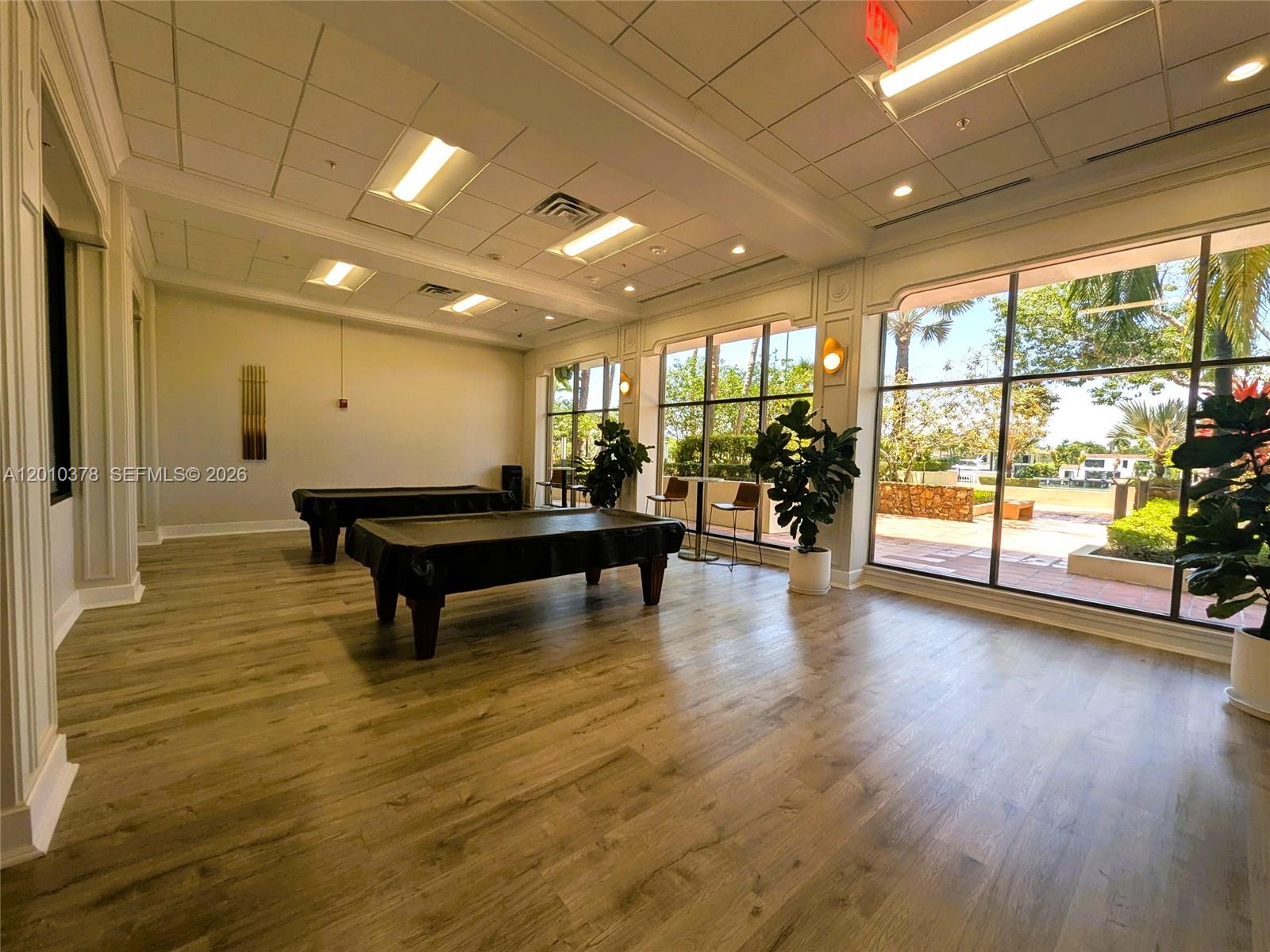5600 CONDO - Residential