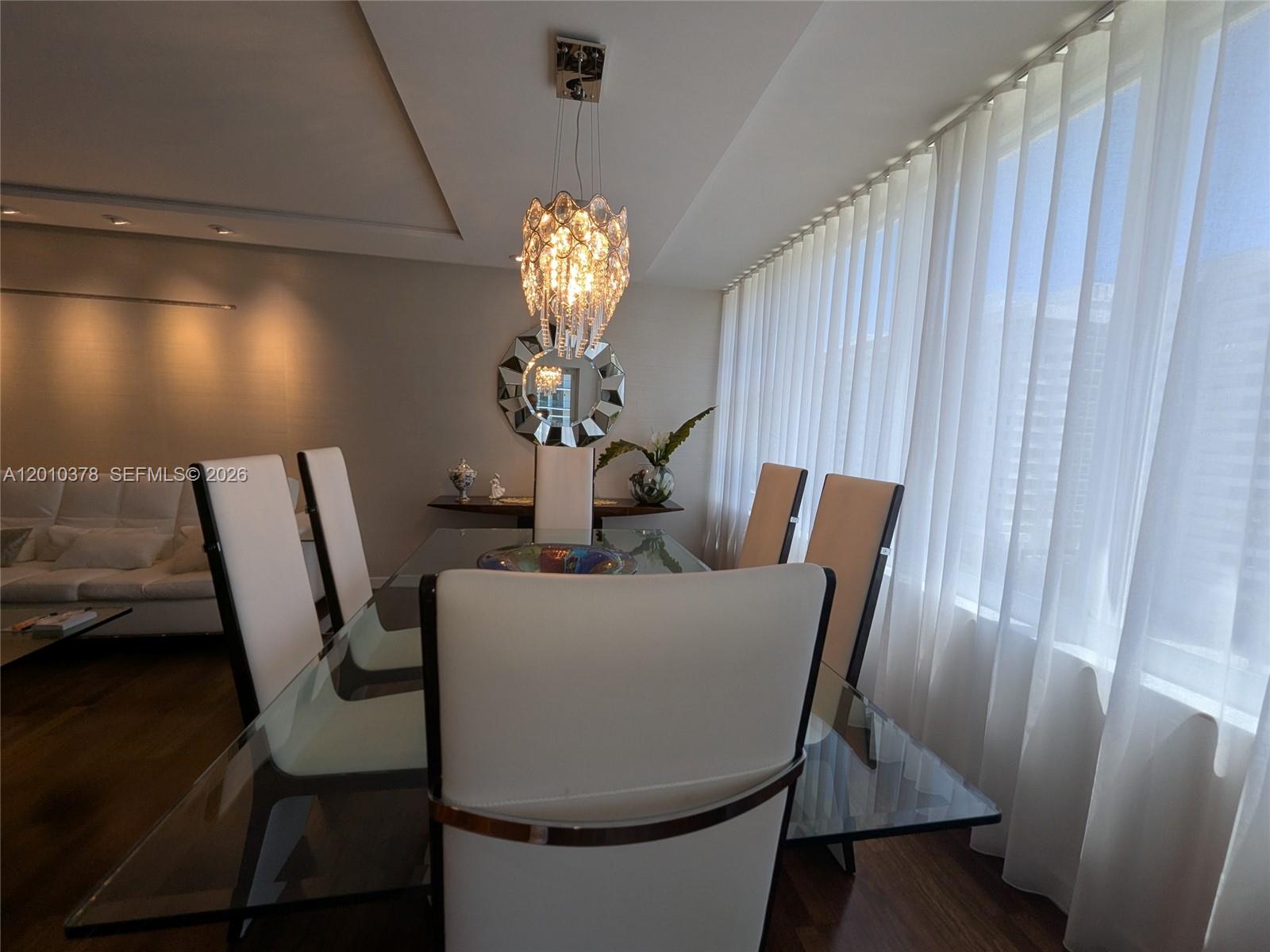 5600 CONDO - Residential