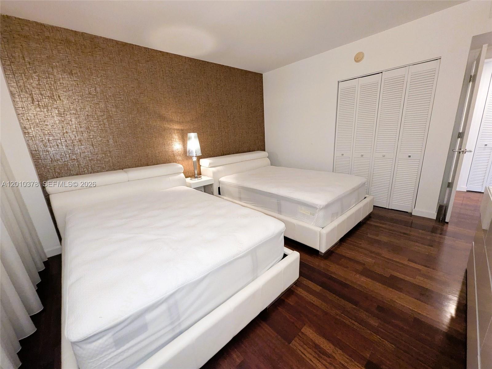 5600 CONDO - Residential