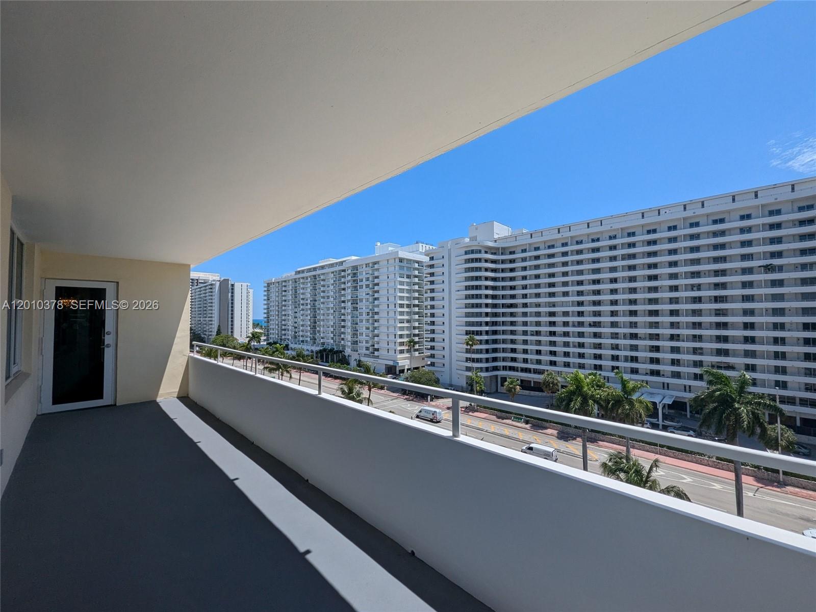 5600 CONDO - Residential