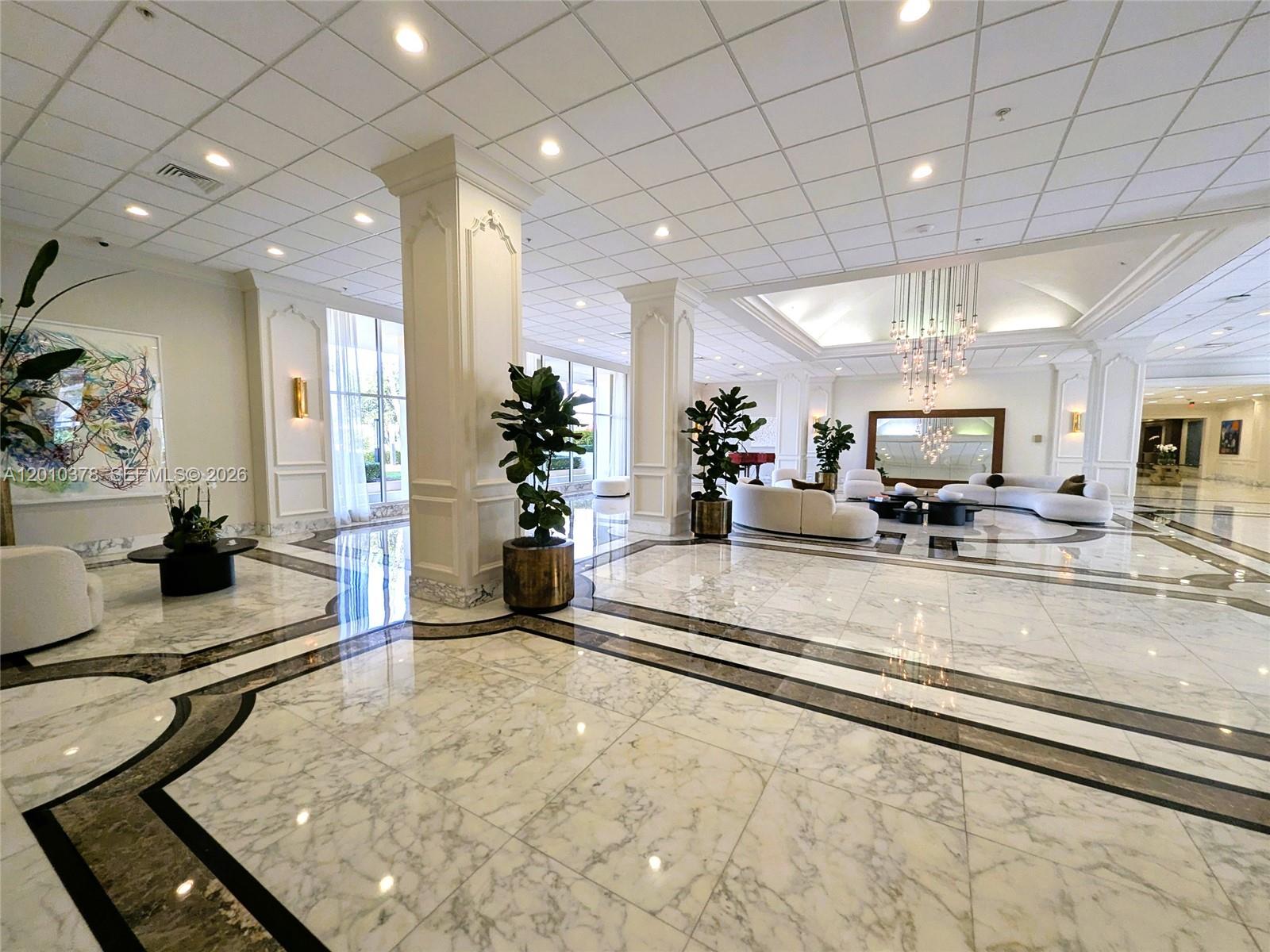 5600 CONDO - Residential