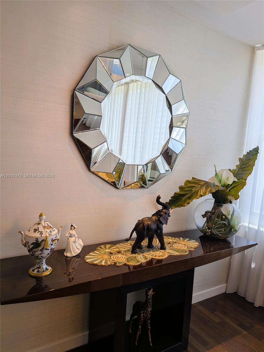 5600 CONDO - Residential