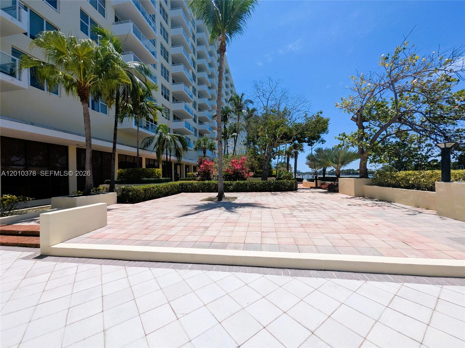 5600 CONDO - Residential