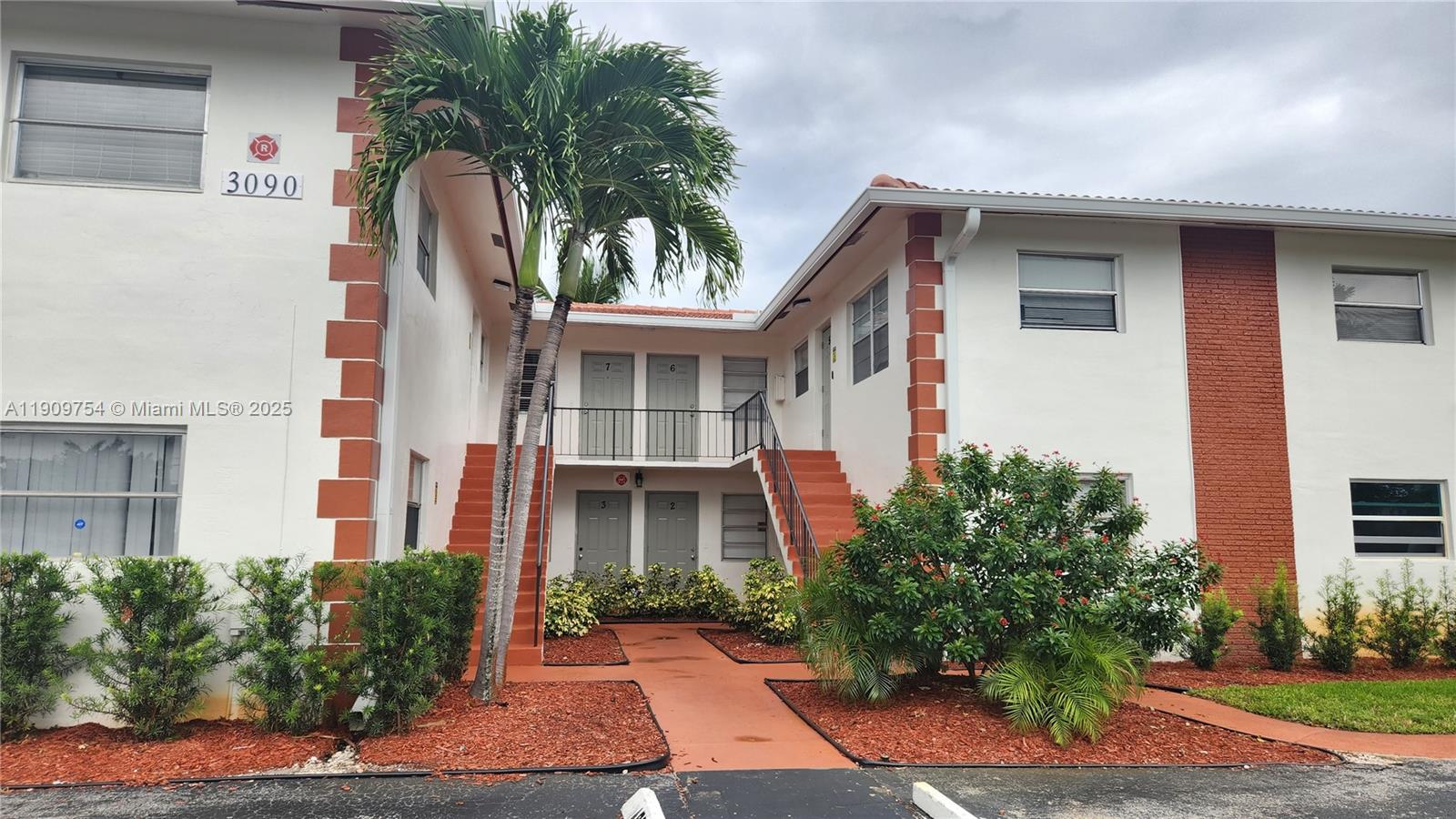 VILLAS AT CORAL SPRINGS - Residential Lease