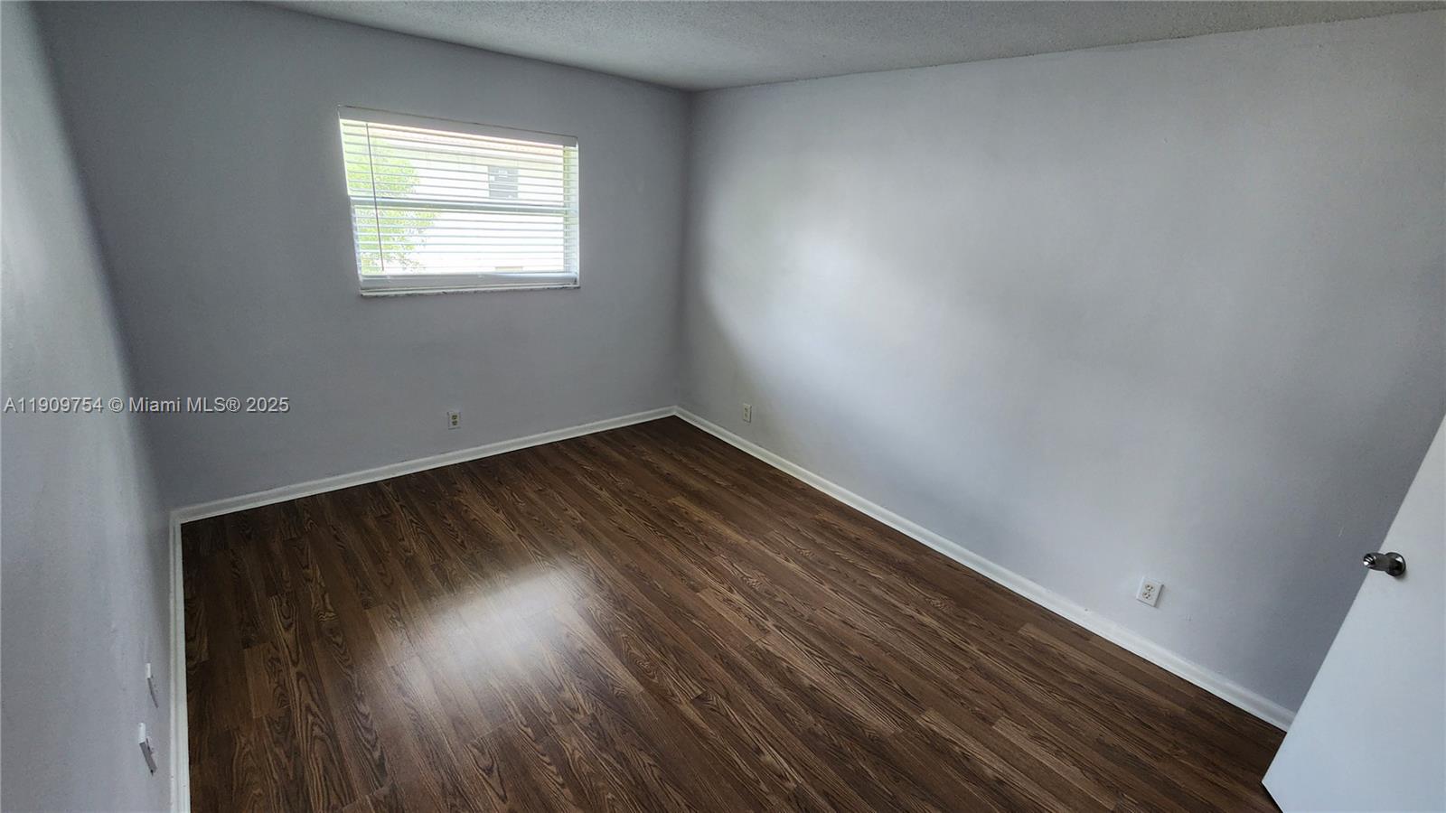 VILLAS AT CORAL SPRINGS - Residential Lease