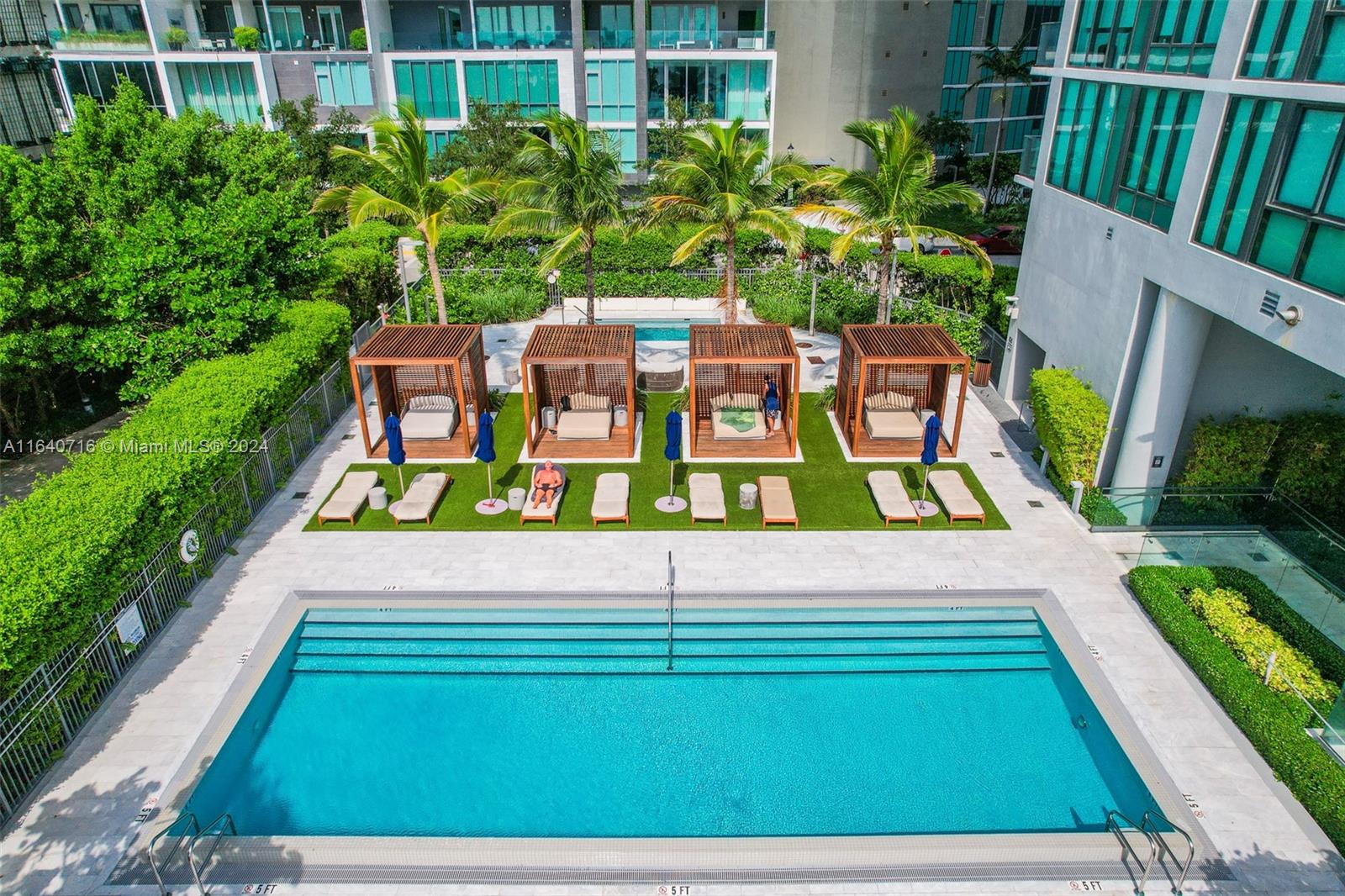 ONE PARAISO CONDO - Residential