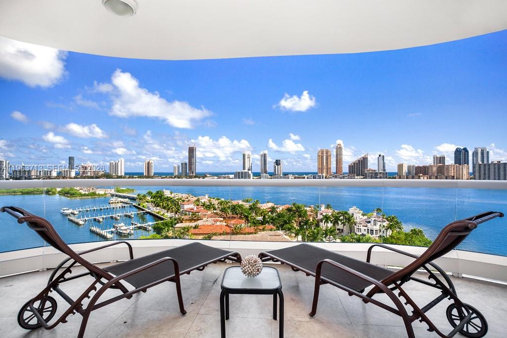 6000 Island Blvd 1404