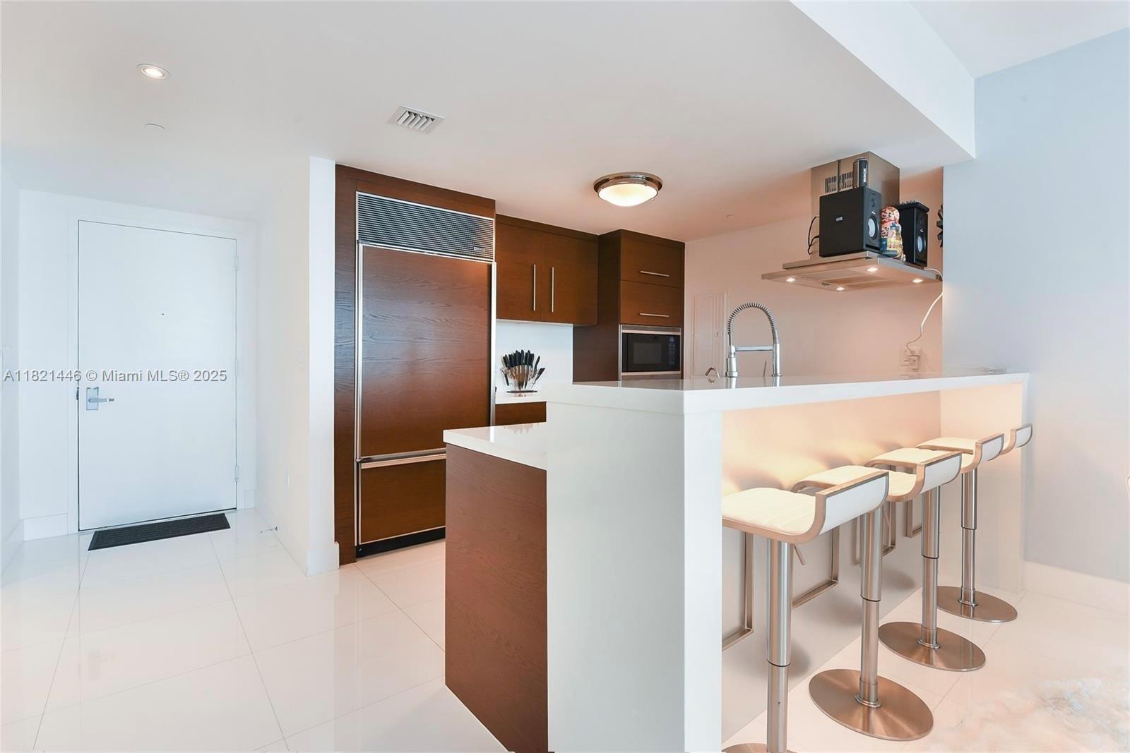 495 Brickell Ave 4505