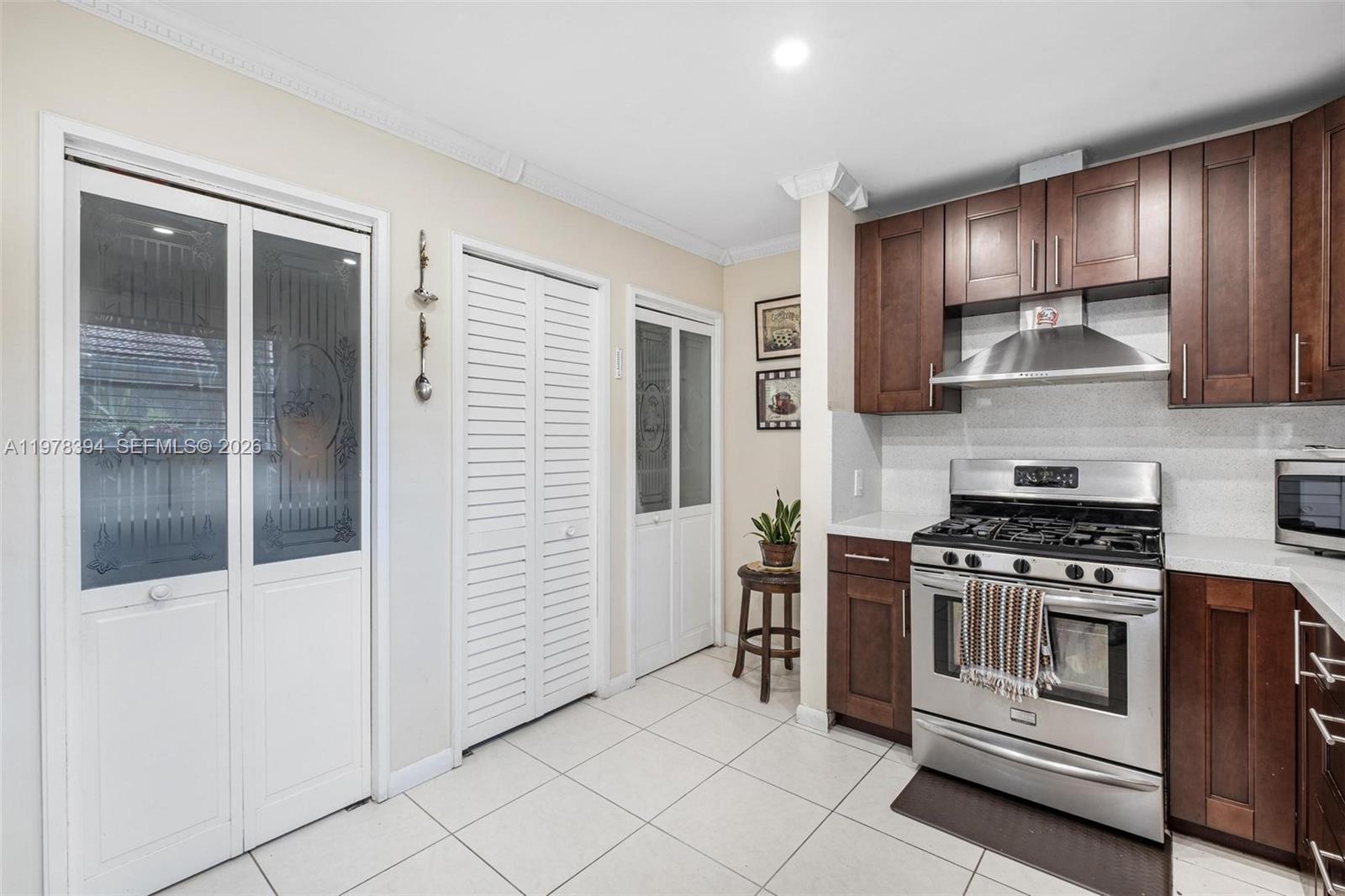 REALTY SECURITIES CORPPB - Residential Income