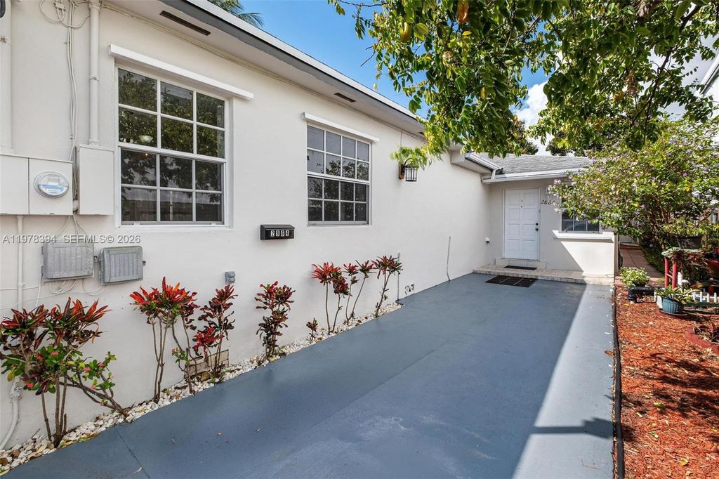 Photo of 2862 SW 38th Ct, Miami, FL 33134 (MLS # A11978394)