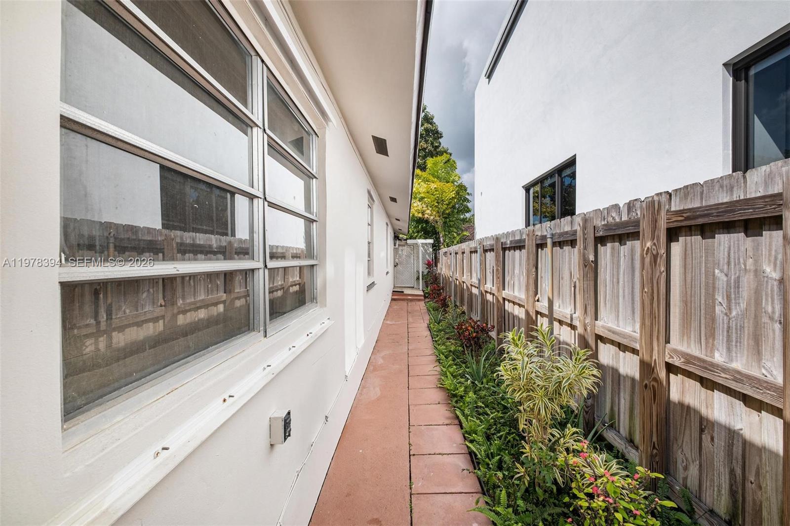 REALTY SECURITIES CORPPB - Residential Income