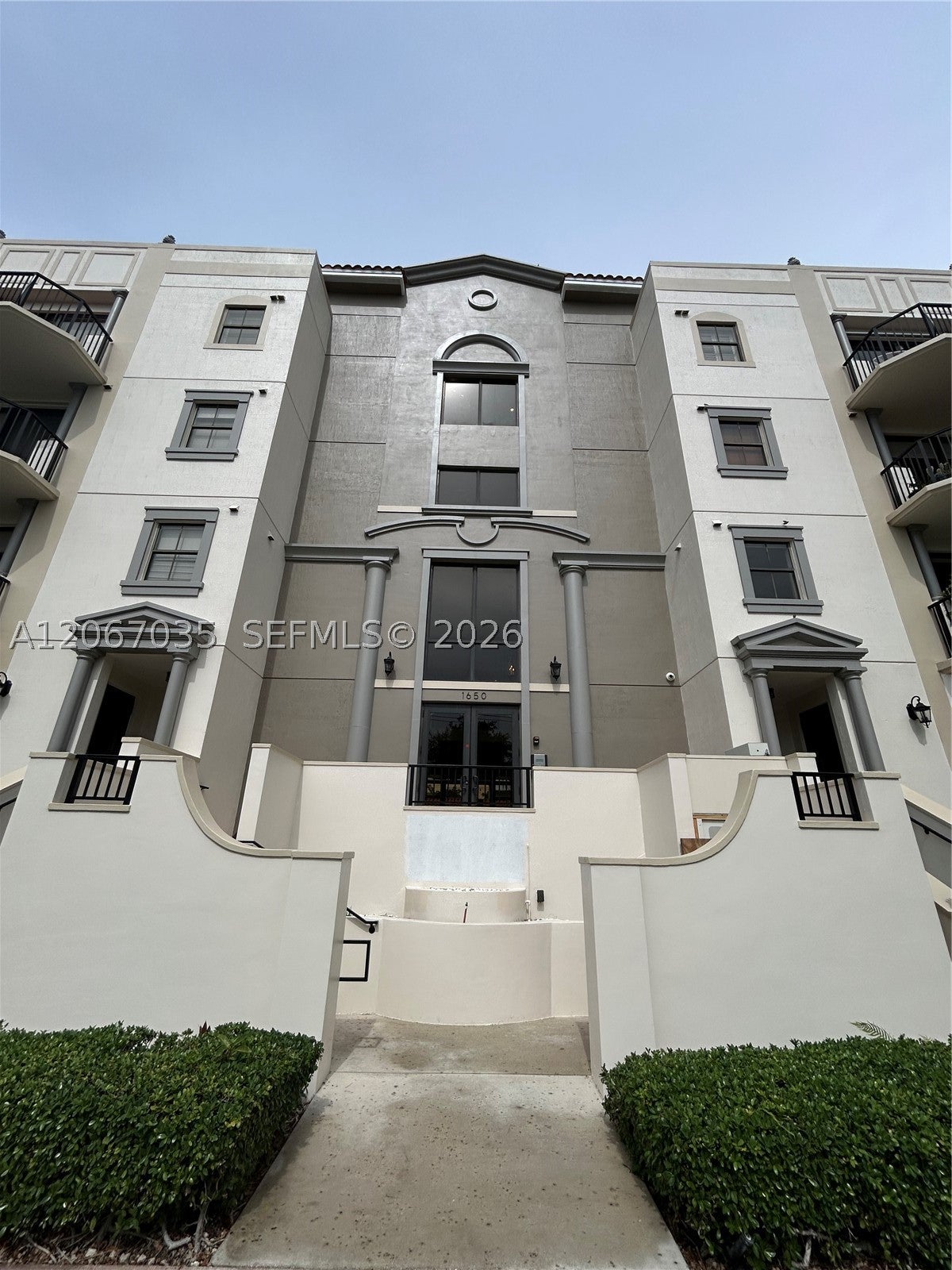 1650 Galiano St 307
