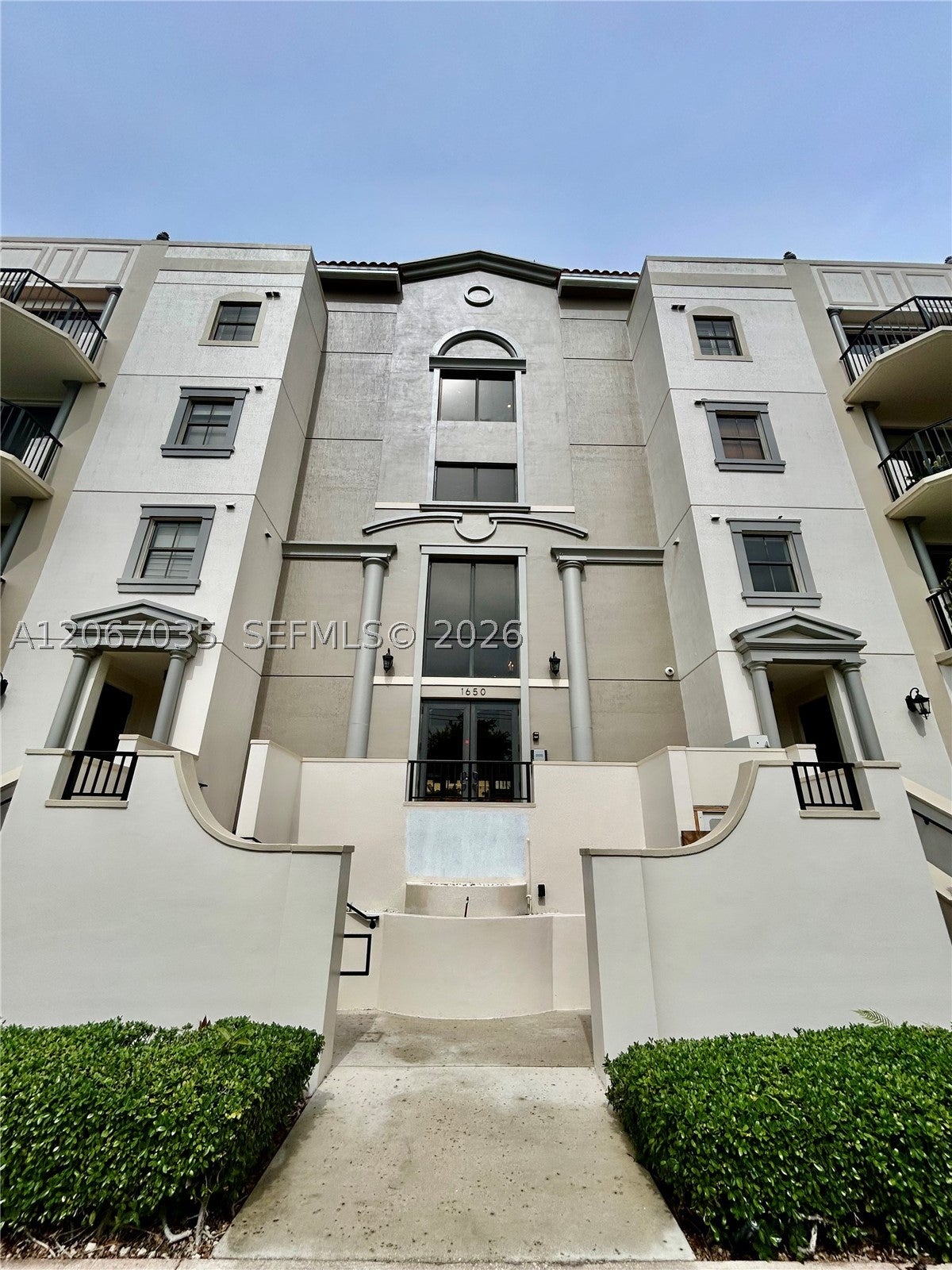 1650 Galiano St 307