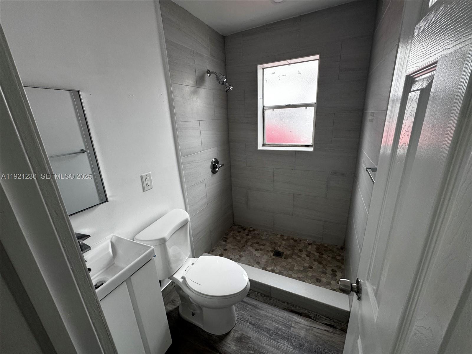 HOLLYWOOD - Residential Income