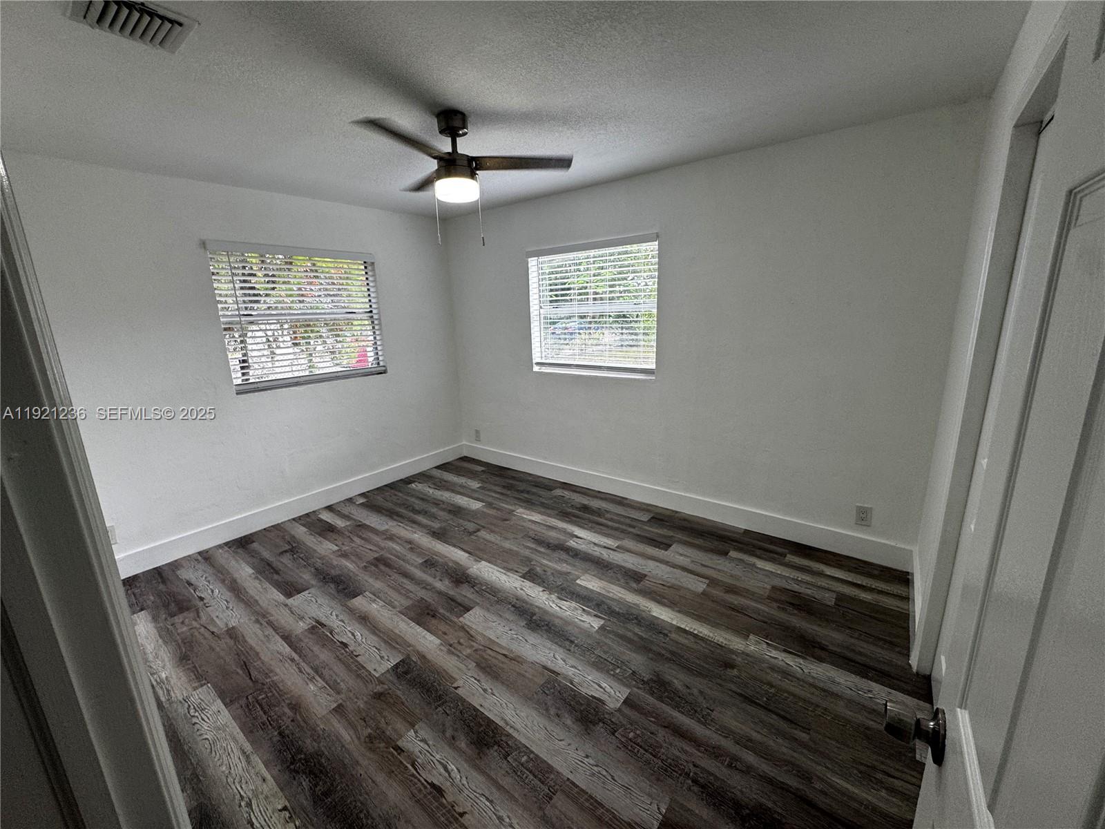 HOLLYWOOD - Residential Income