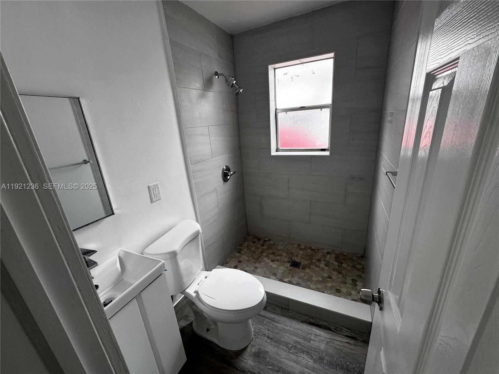 HOLLYWOOD - Residential Income