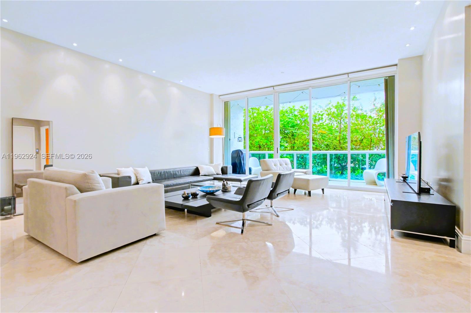 OCEANIA V CONDO - Residential