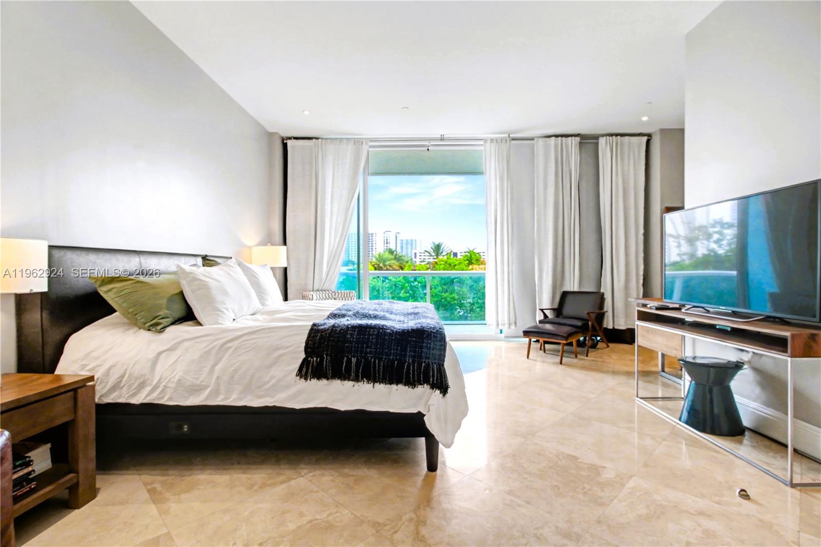 OCEANIA V CONDO - Residential