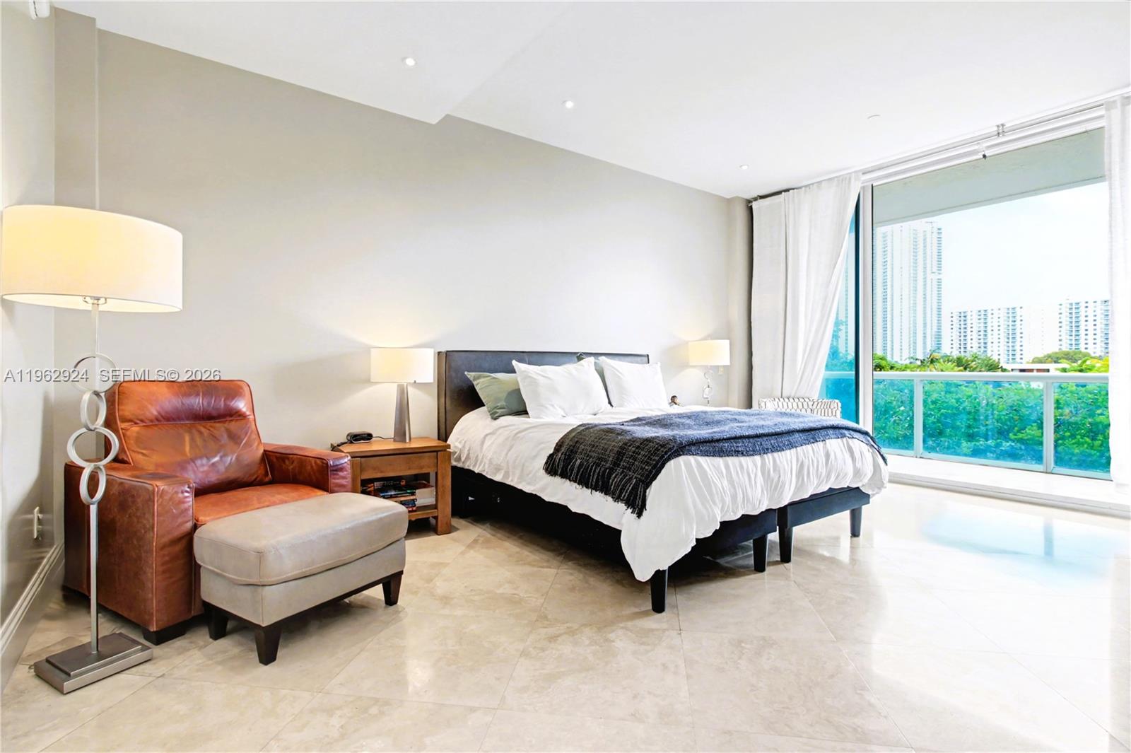 OCEANIA V CONDO - Residential