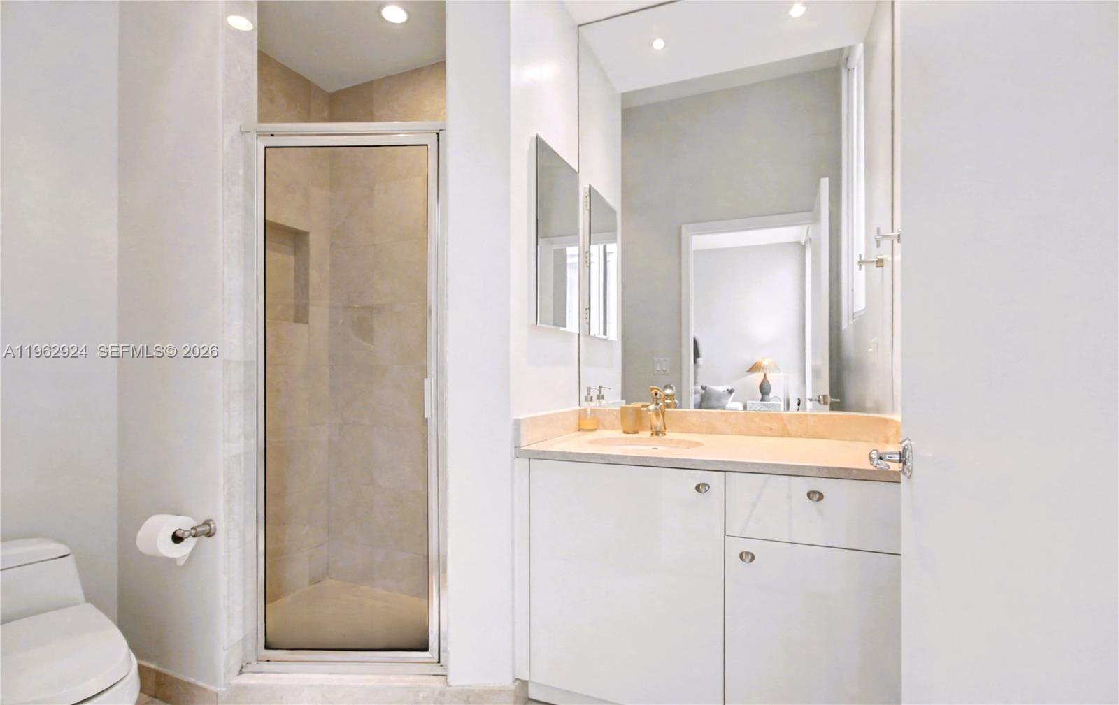 OCEANIA V CONDO - Residential