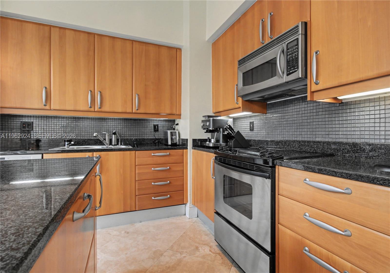 OCEANIA V CONDO - Residential