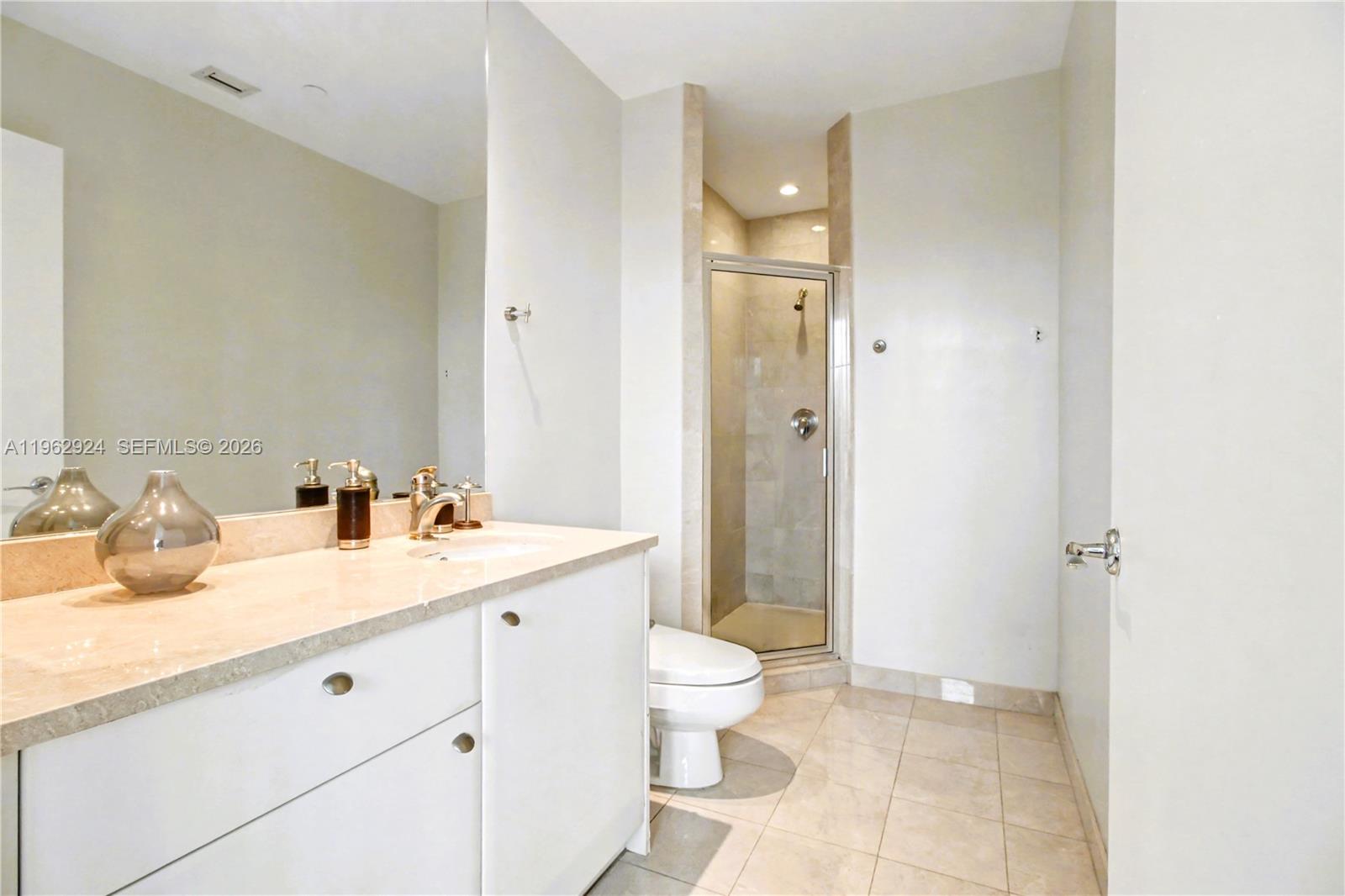 OCEANIA V CONDO - Residential