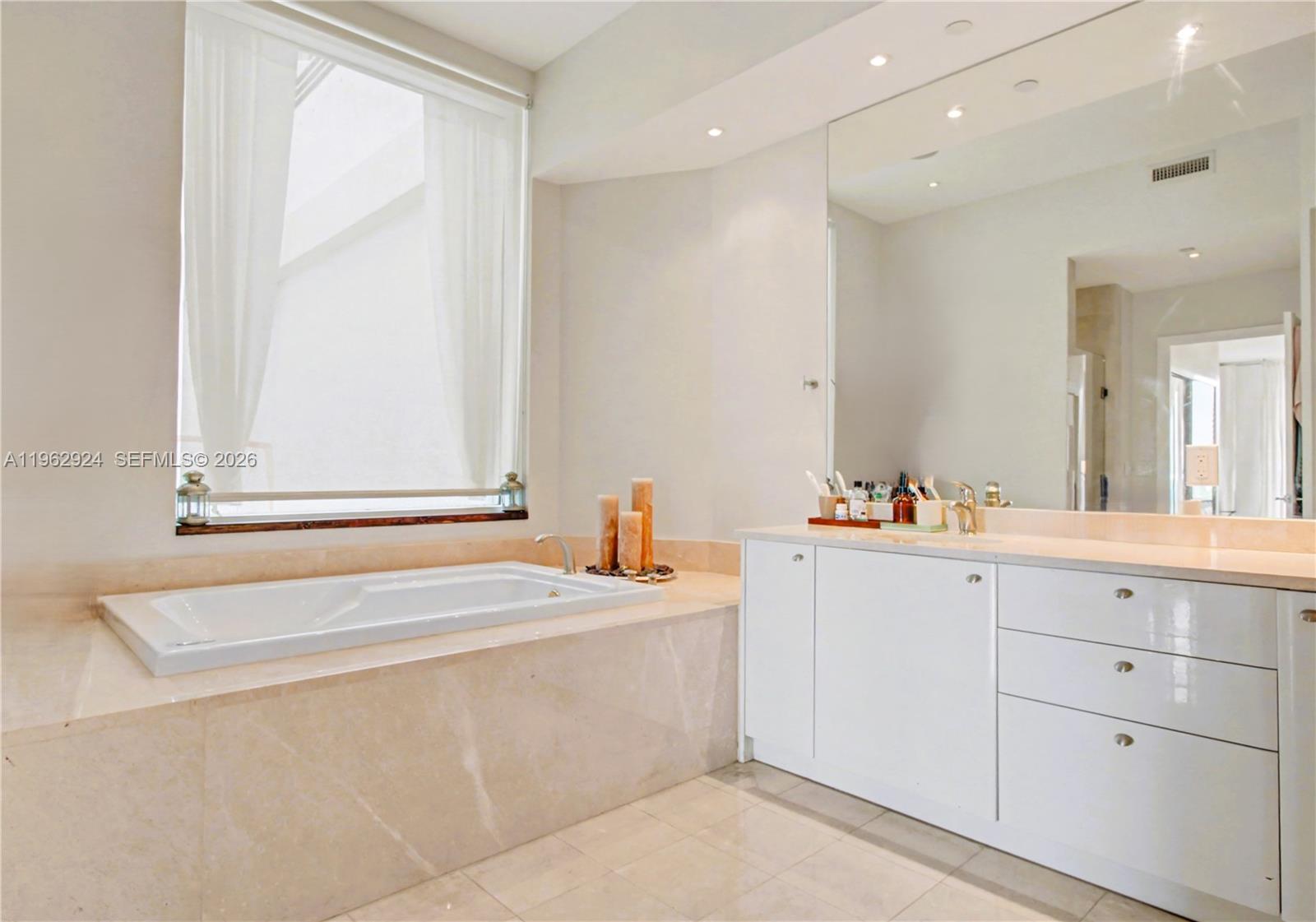 OCEANIA V CONDO - Residential