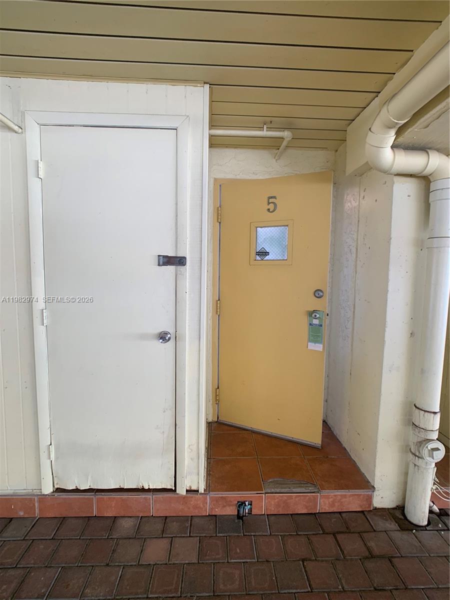 1853 Jefferson Ave 5