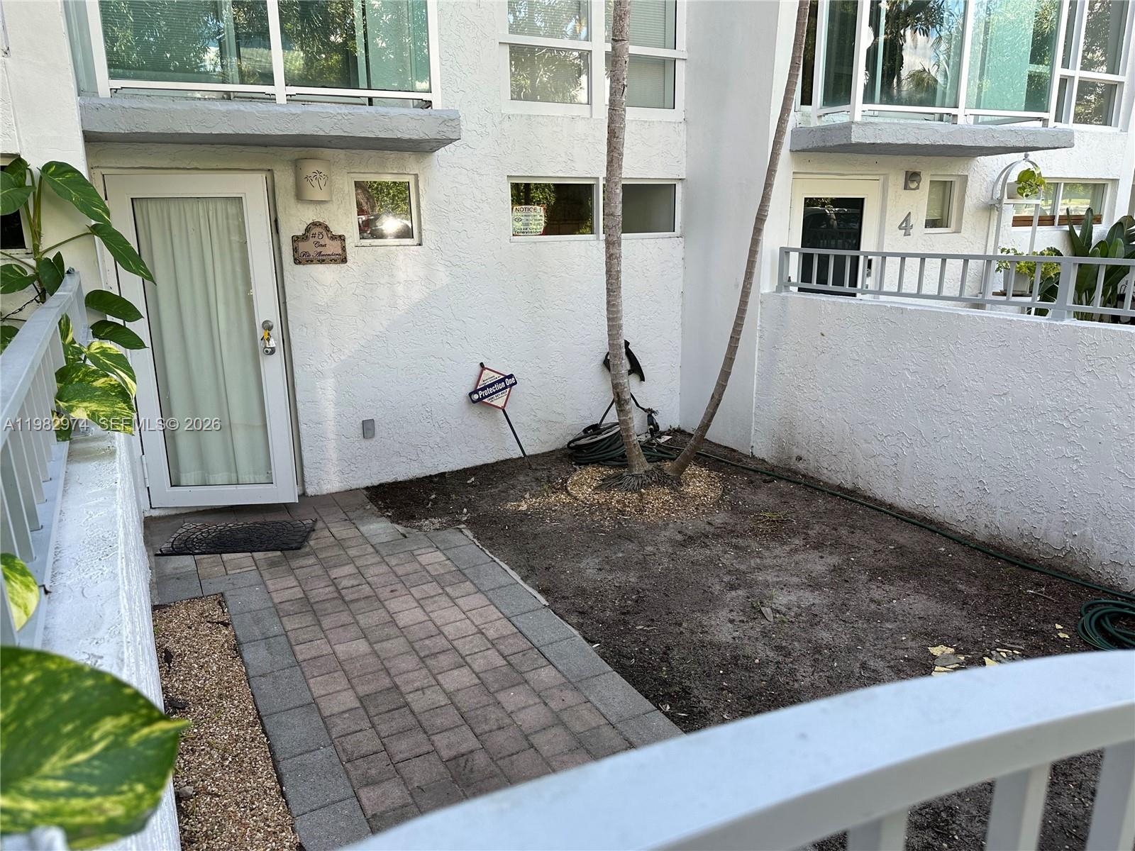 1853 Jefferson Ave 5