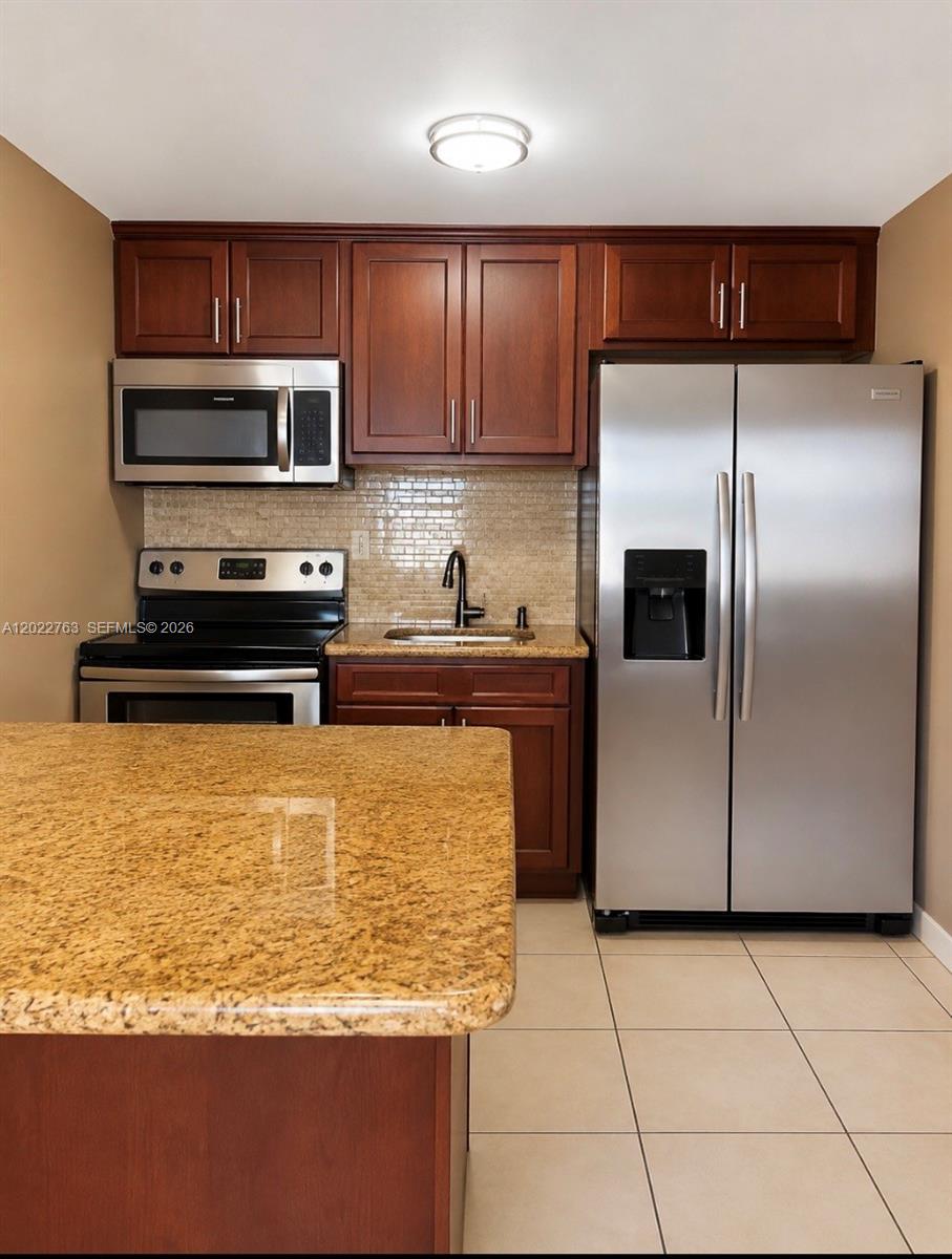 TEMPO CONDO PH I - Residential