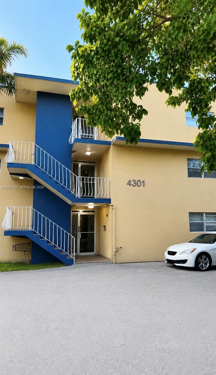 TEMPO CONDO PH I - Residential