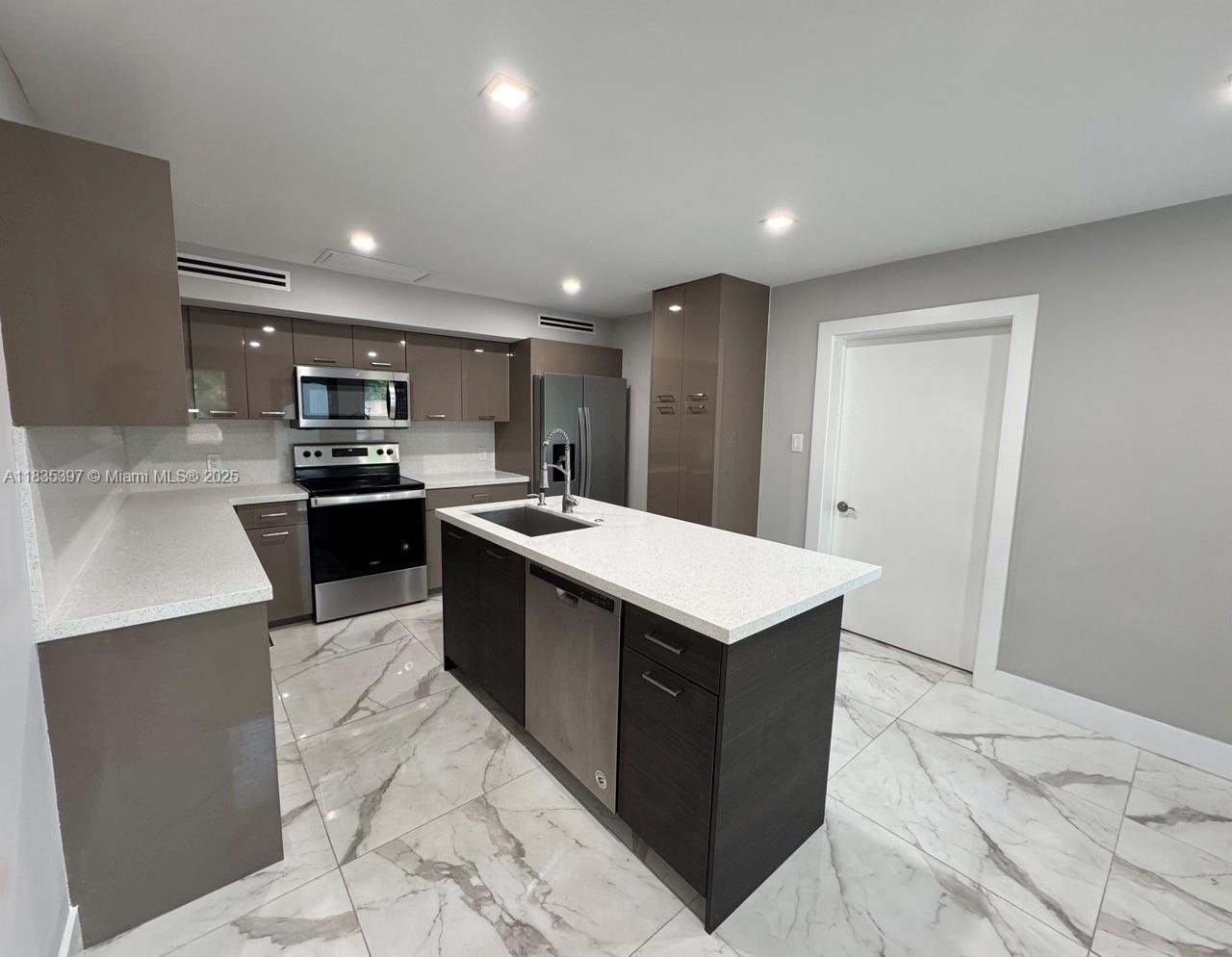 15011 Coconut Ct 0