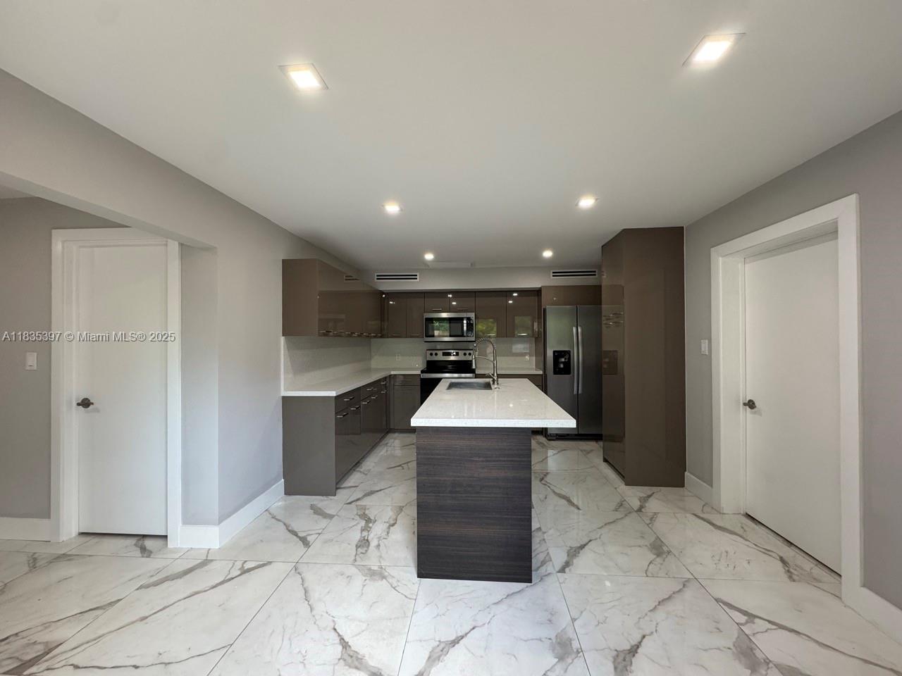 15011 Coconut Ct 0