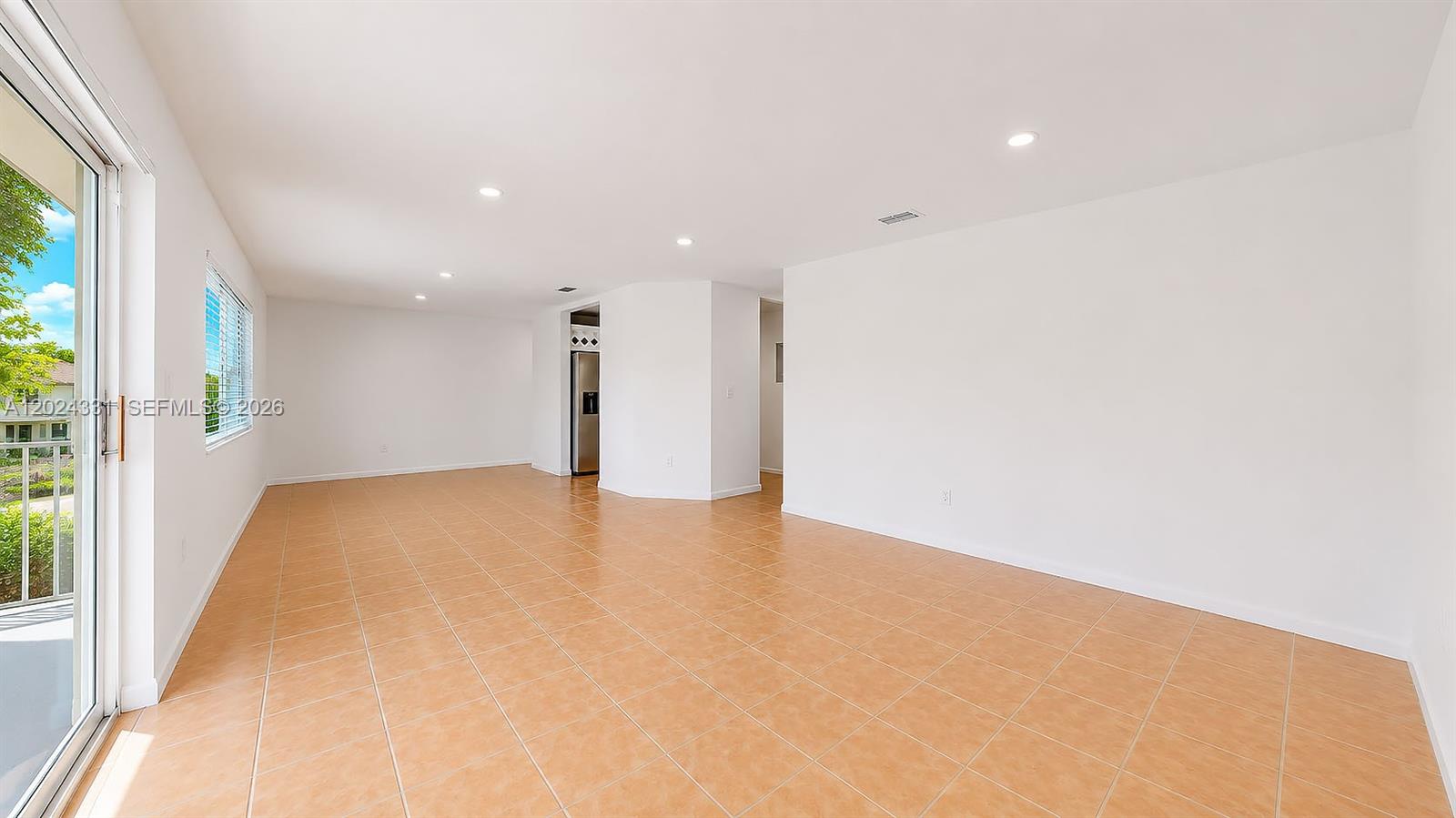 THE SEASONS VILLAS & THMS - Residential
