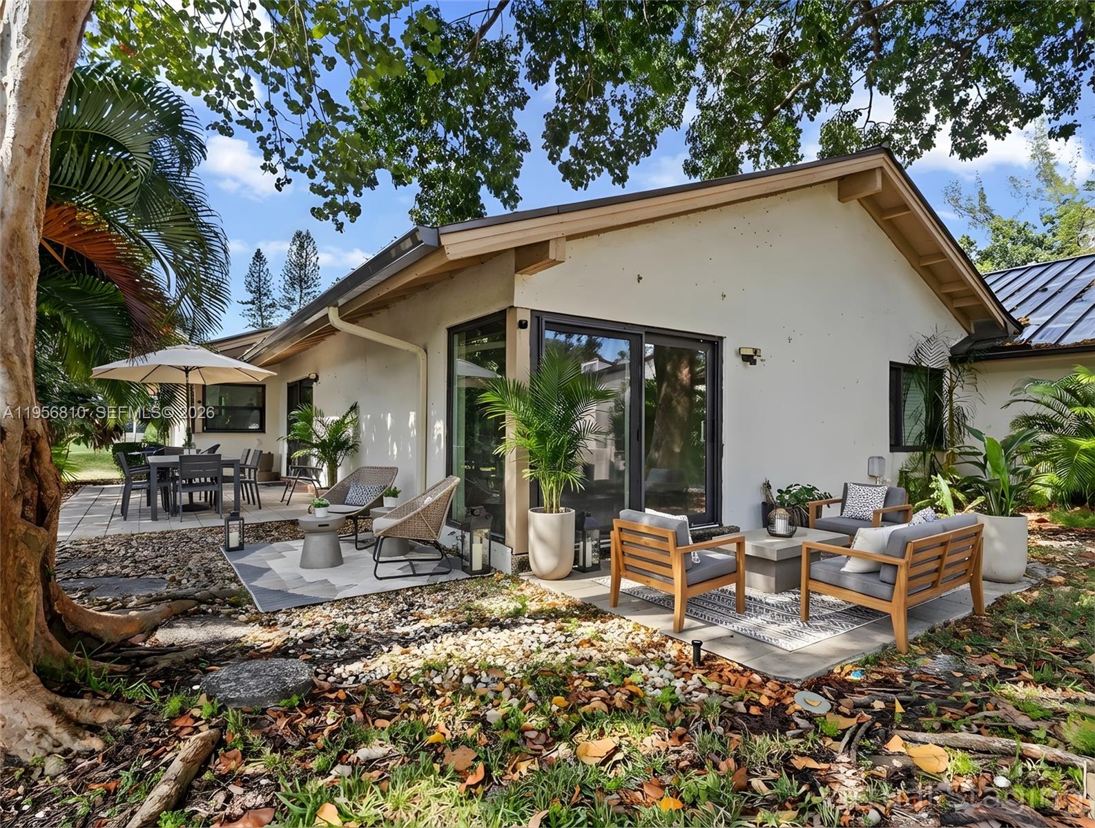 HILLS OF INVERRARY TRACT - Residential