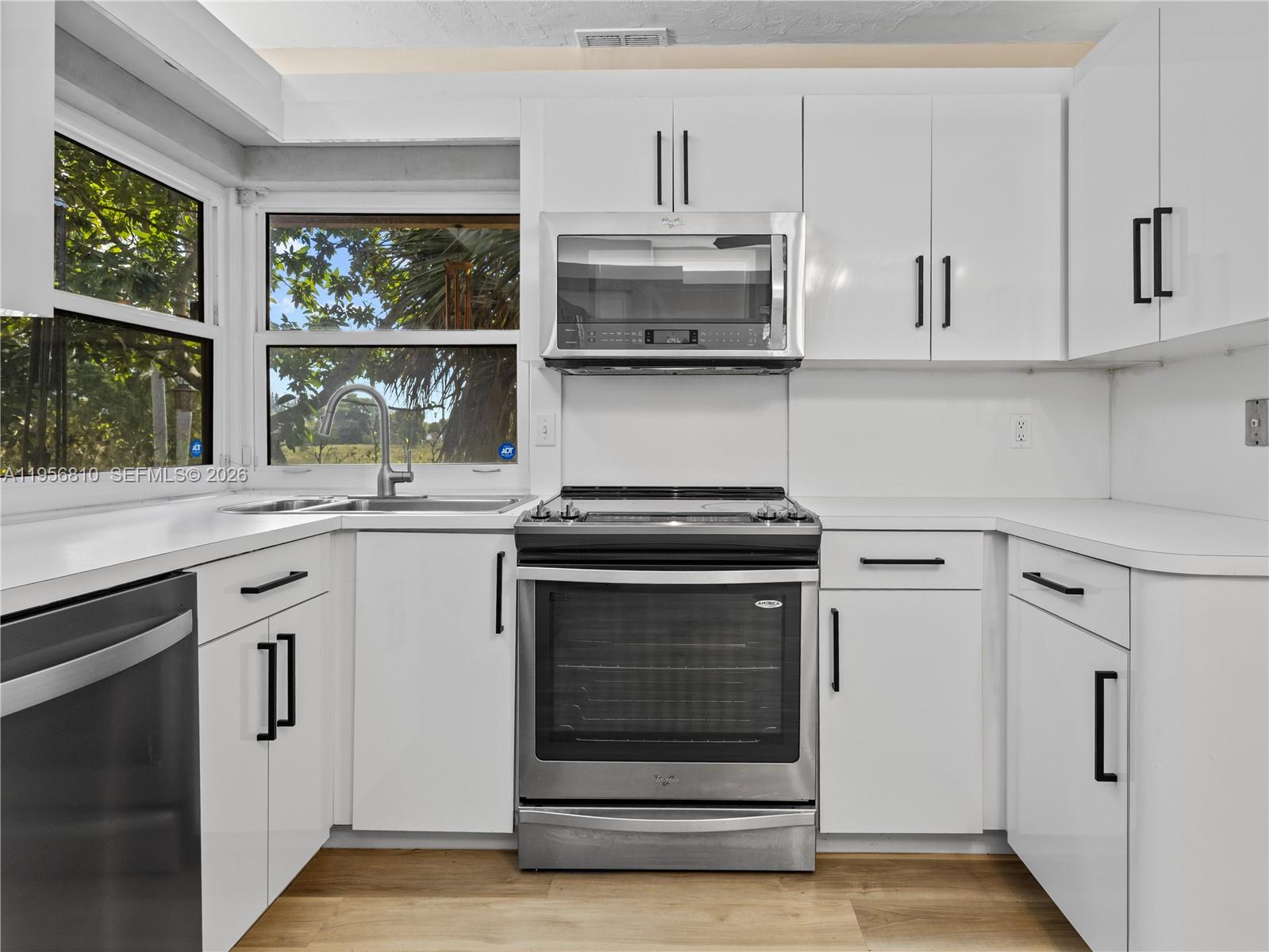 HILLS OF INVERRARY TRACT - Residential