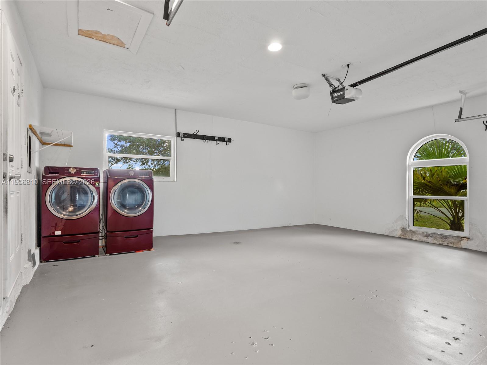 HILLS OF INVERRARY TRACT - Residential