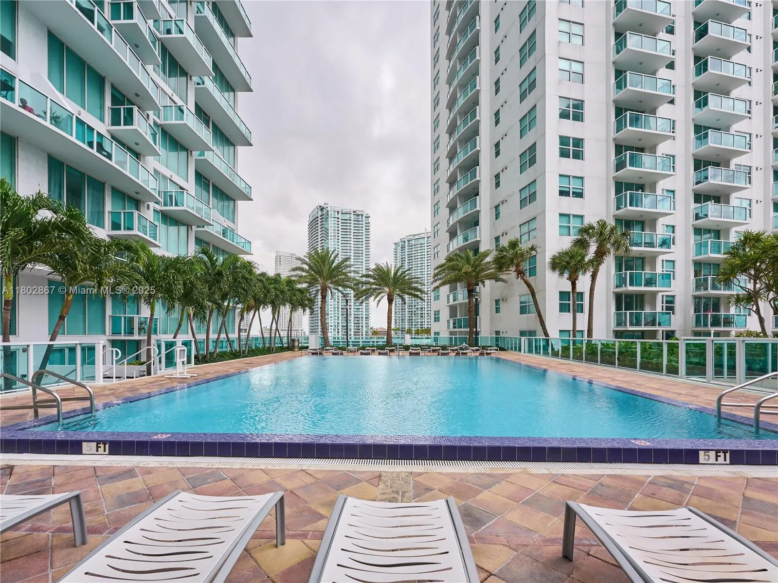 Miami, Florida 33131, United States, 2 Bedrooms Bedrooms, ,2 BathroomsBathrooms,Residential,Pending,132616