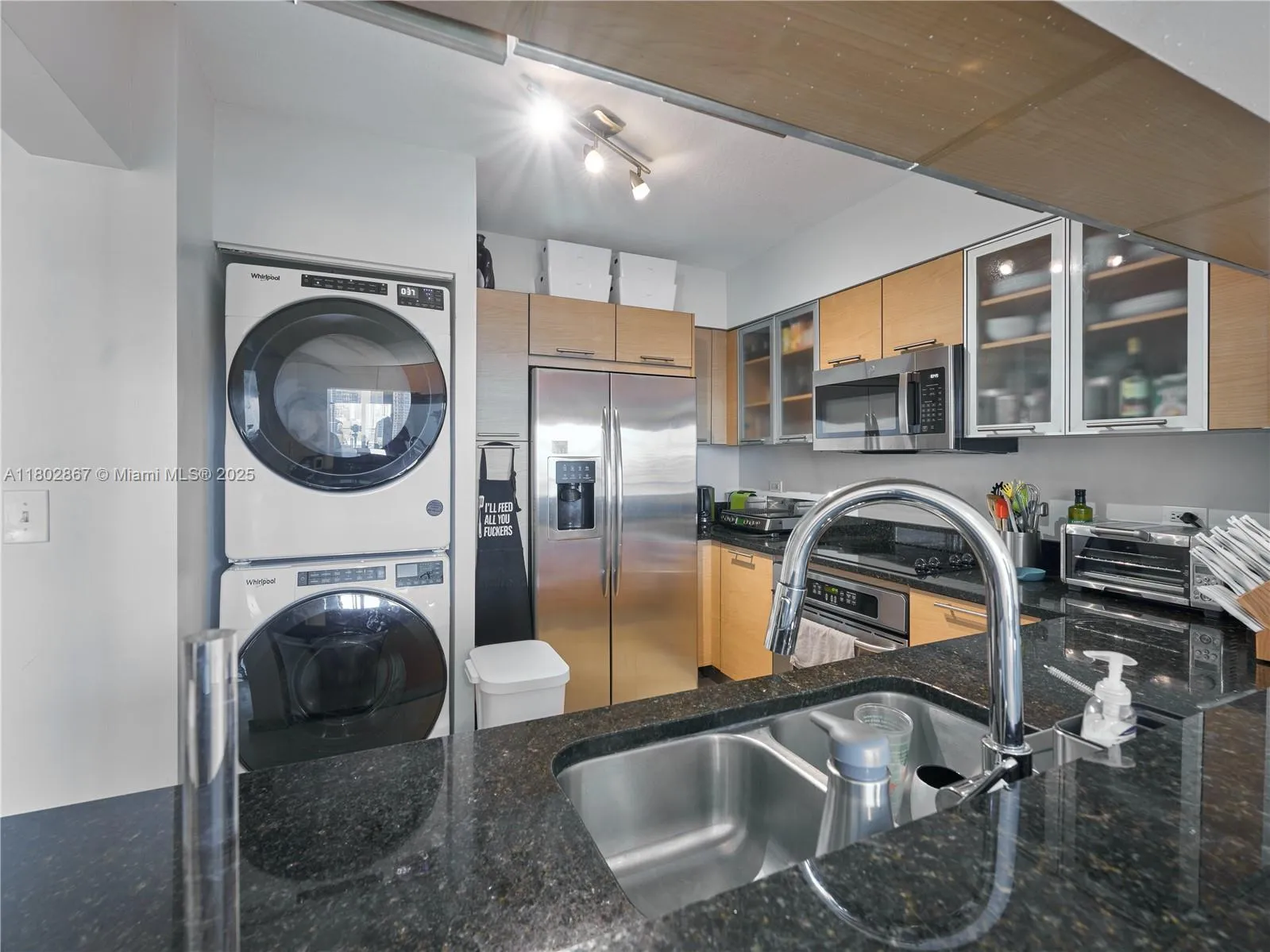 Miami, Florida 33131, United States, 2 Bedrooms Bedrooms, ,2 BathroomsBathrooms,Residential,Pending,132616