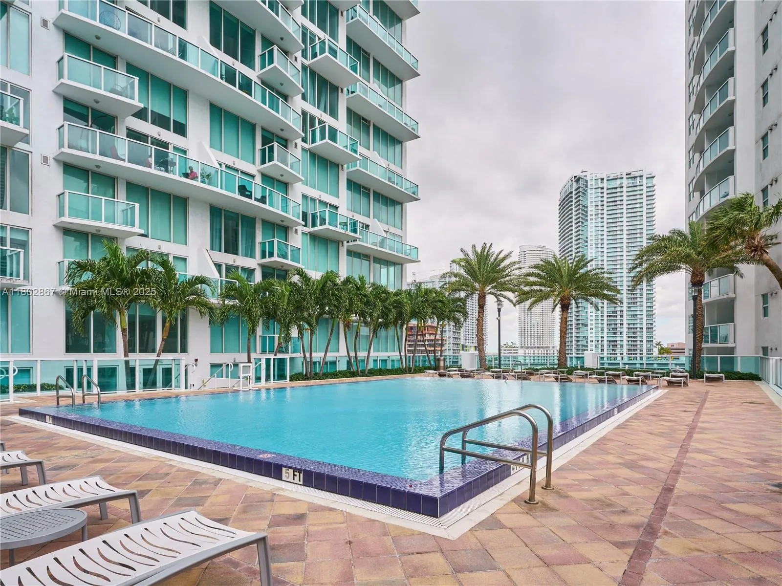 Miami, Florida 33131, United States, 2 Bedrooms Bedrooms, ,2 BathroomsBathrooms,Residential,Pending,132616