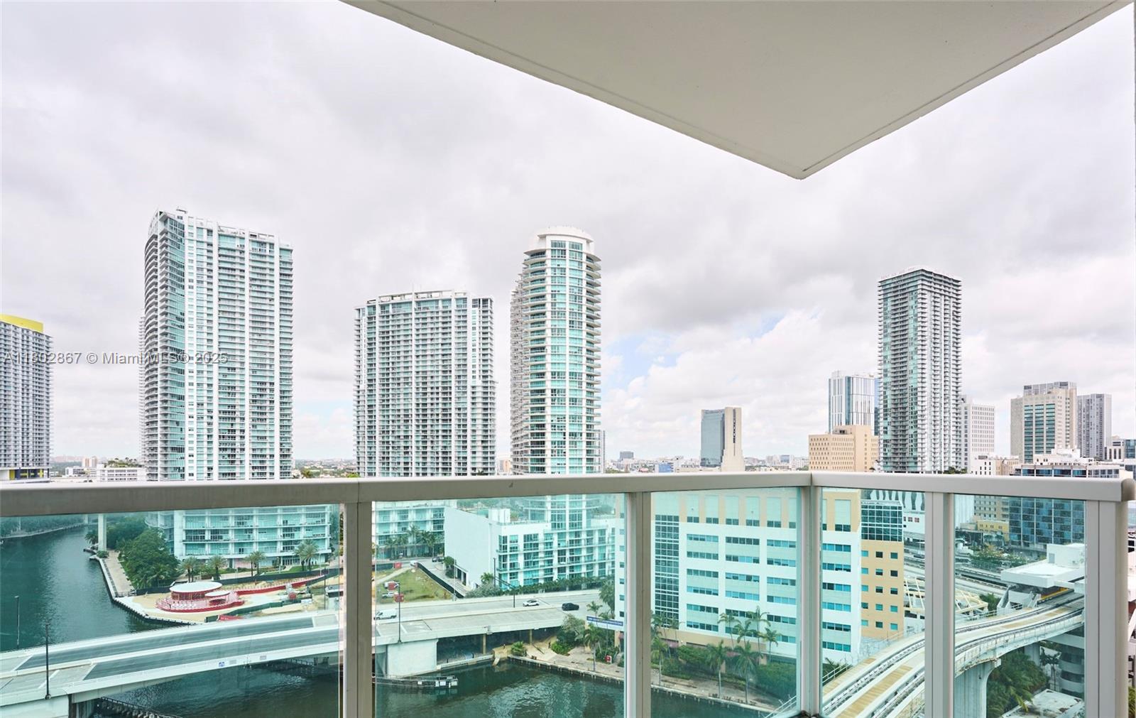 31 Se 5th St 1801, Miami, Broward County, Florida - 2 Bedrooms  
2 Bathrooms - 