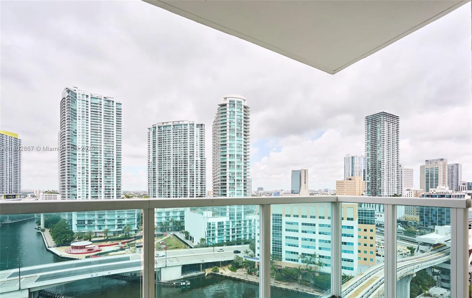 Miami, Florida 33131, United States, 2 Bedrooms Bedrooms, ,2 BathroomsBathrooms,Residential,Pending,132616 Miami, Florida 33131, United States, 2 Bedrooms Bedrooms, ,2 BathroomsBathrooms,Residential,Pending,132616