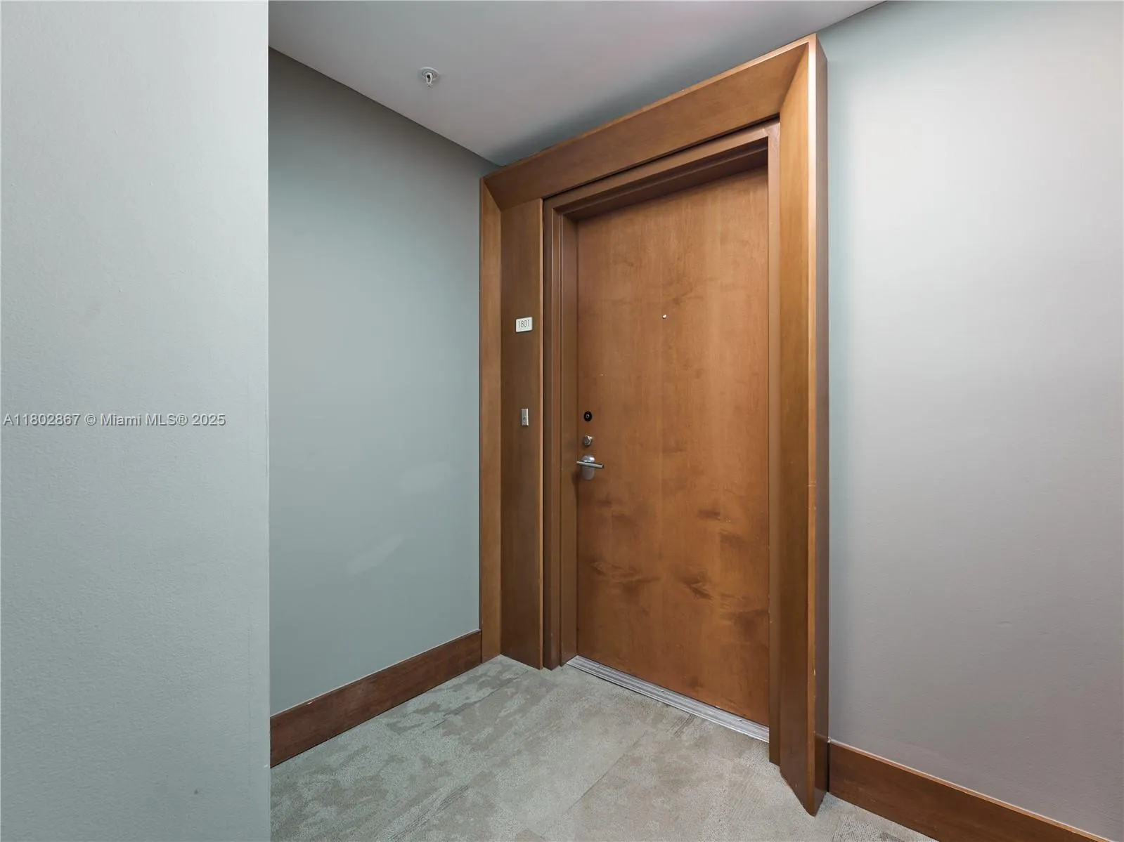 Miami, Florida 33131, United States, 2 Bedrooms Bedrooms, ,2 BathroomsBathrooms,Residential,Pending,132616