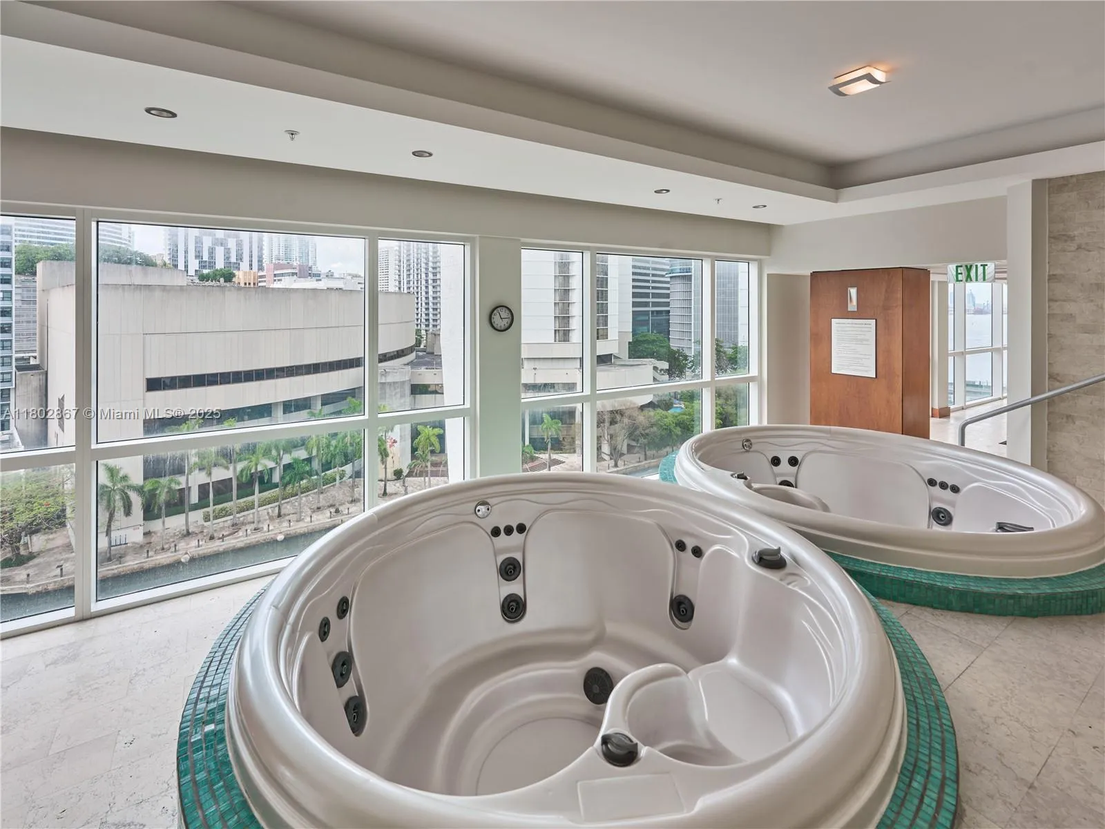 Miami, Florida 33131, United States, 2 Bedrooms Bedrooms, ,2 BathroomsBathrooms,Residential,Pending,132616