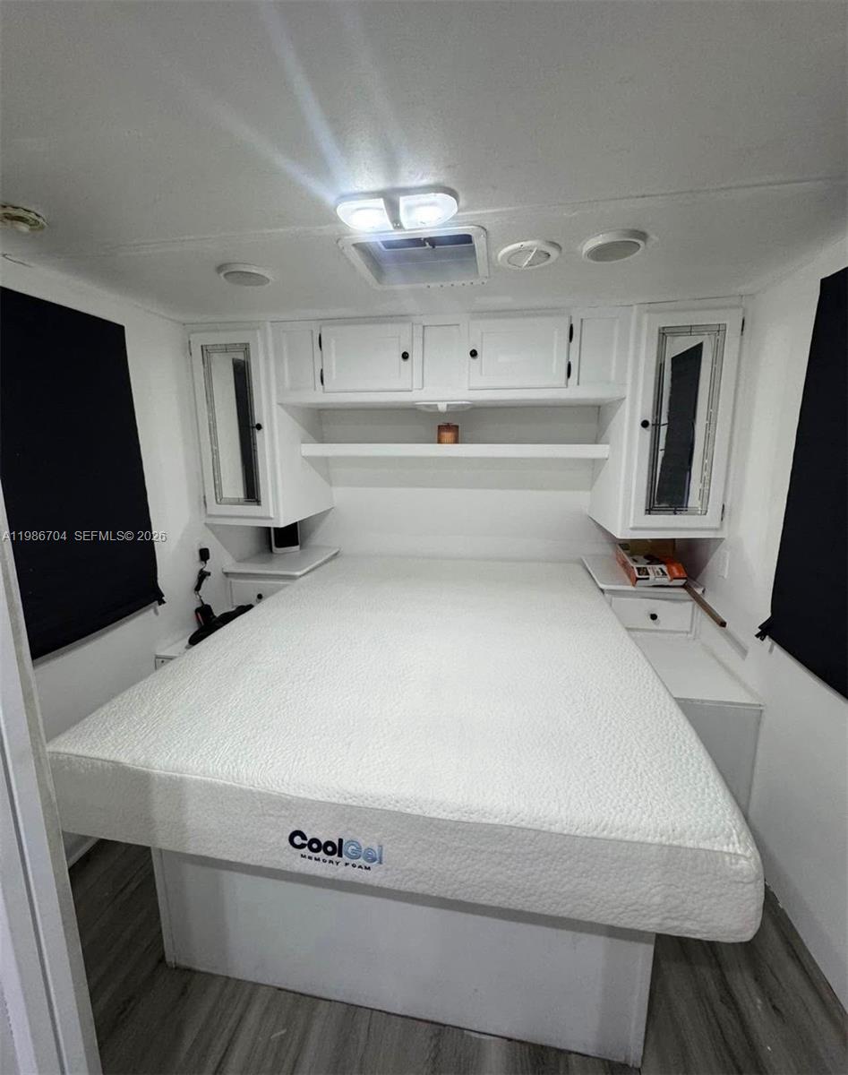 HOMEVILLE - Residential