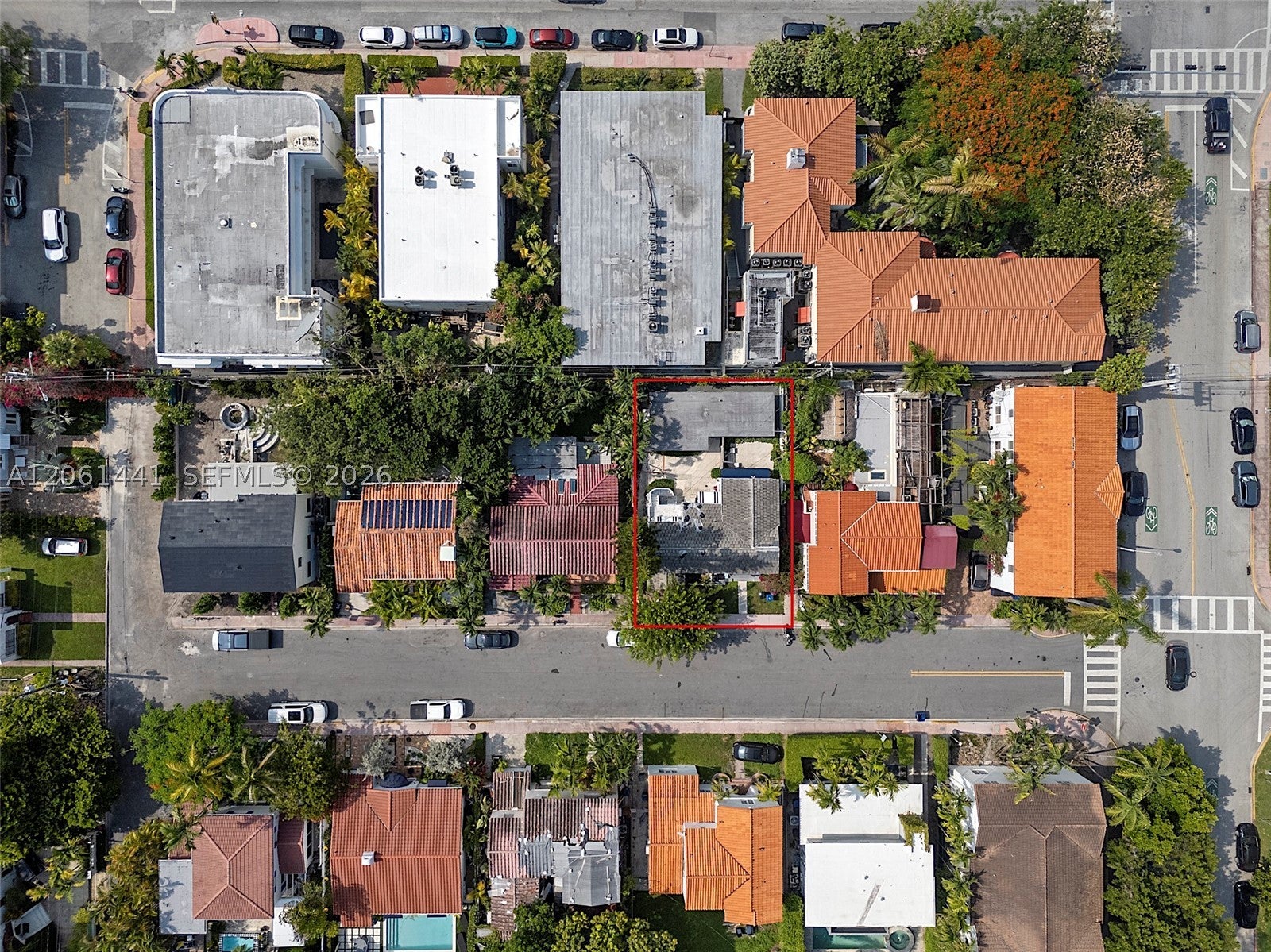 821 Espanola Way