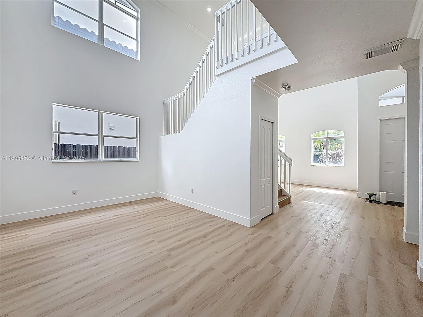 CRESTVIEW LAKES 2ND ADDN - Residential