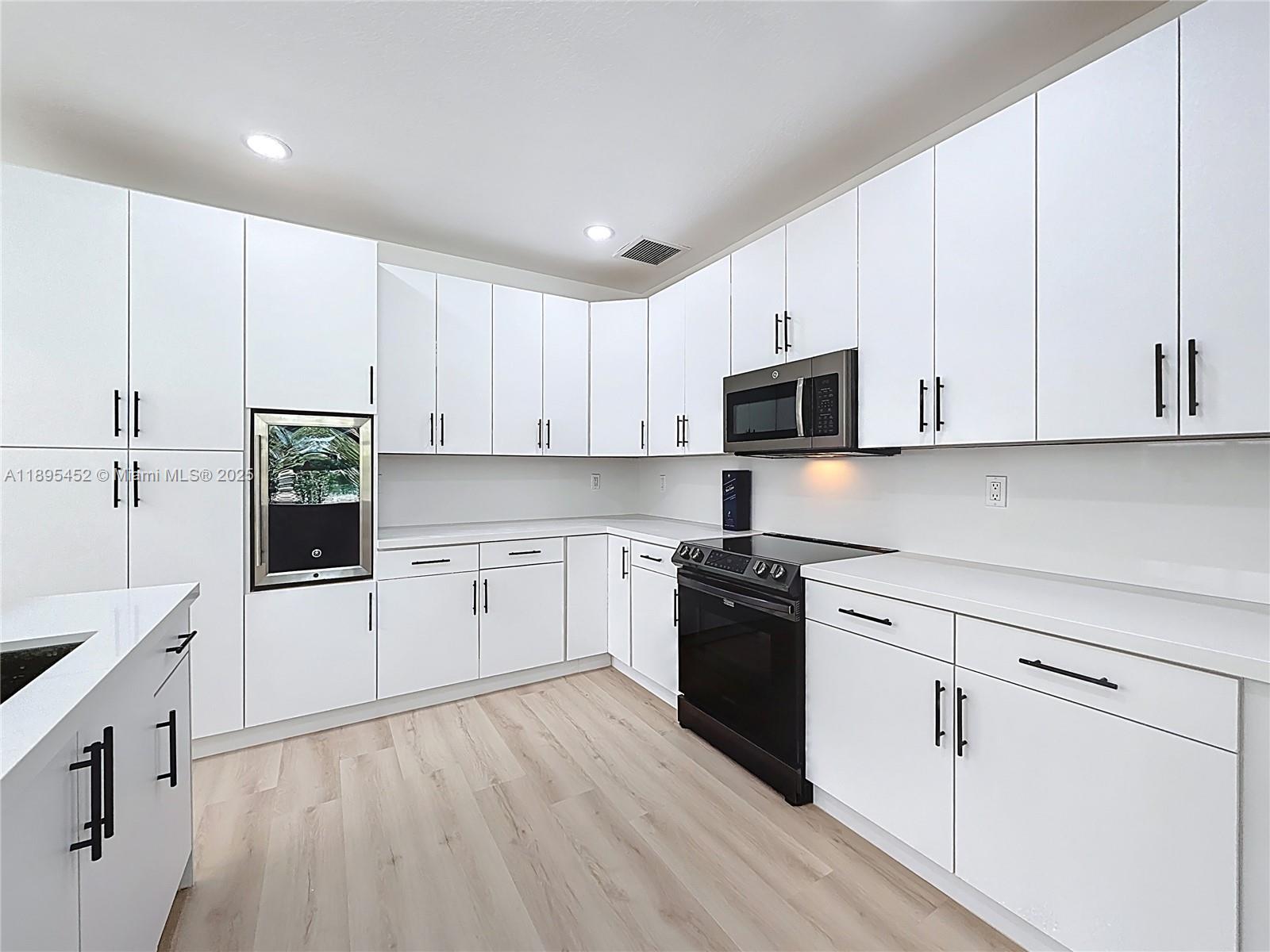 CRESTVIEW LAKES 2ND ADDN - Residential