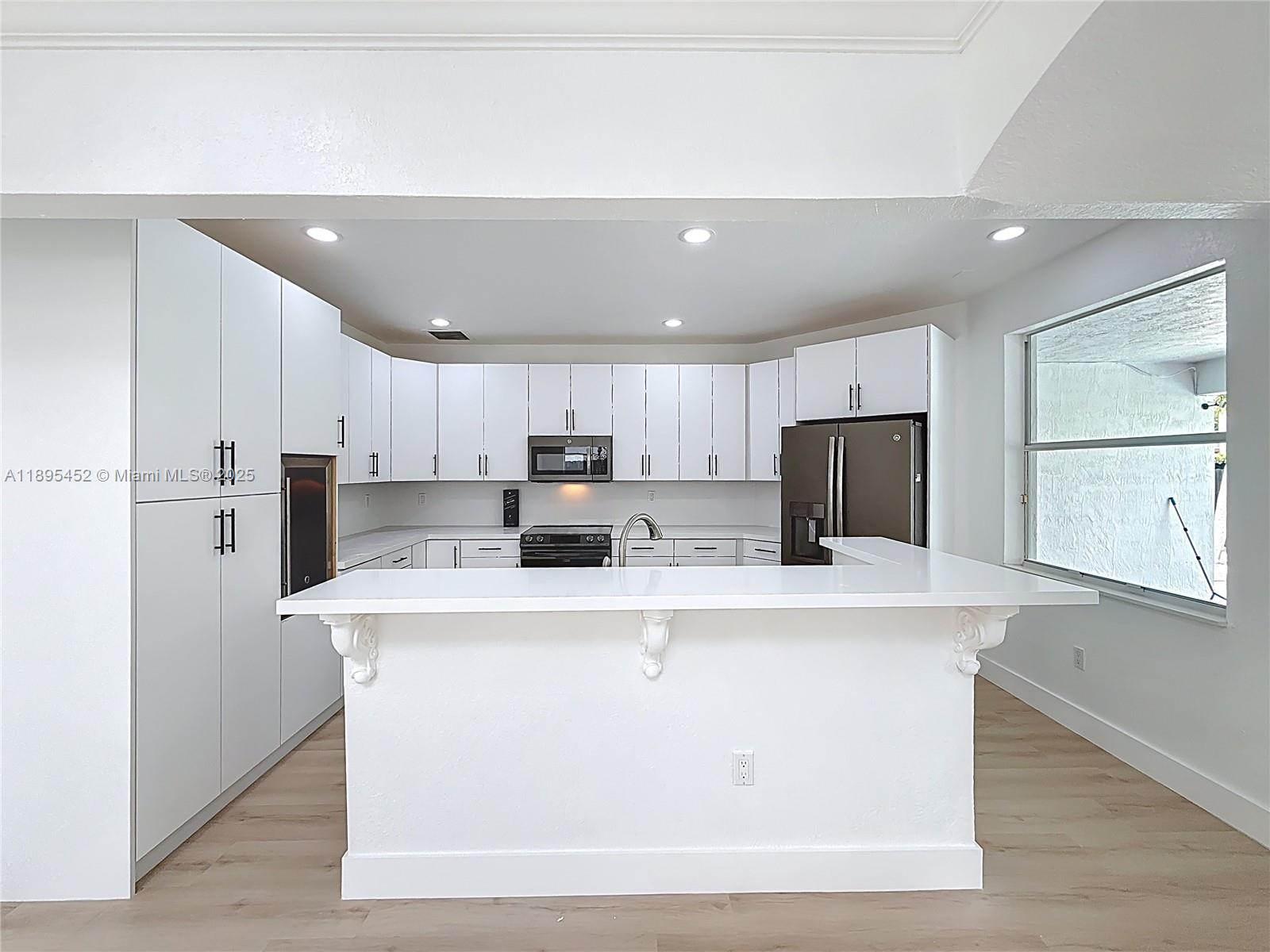 CRESTVIEW LAKES 2ND ADDN - Residential