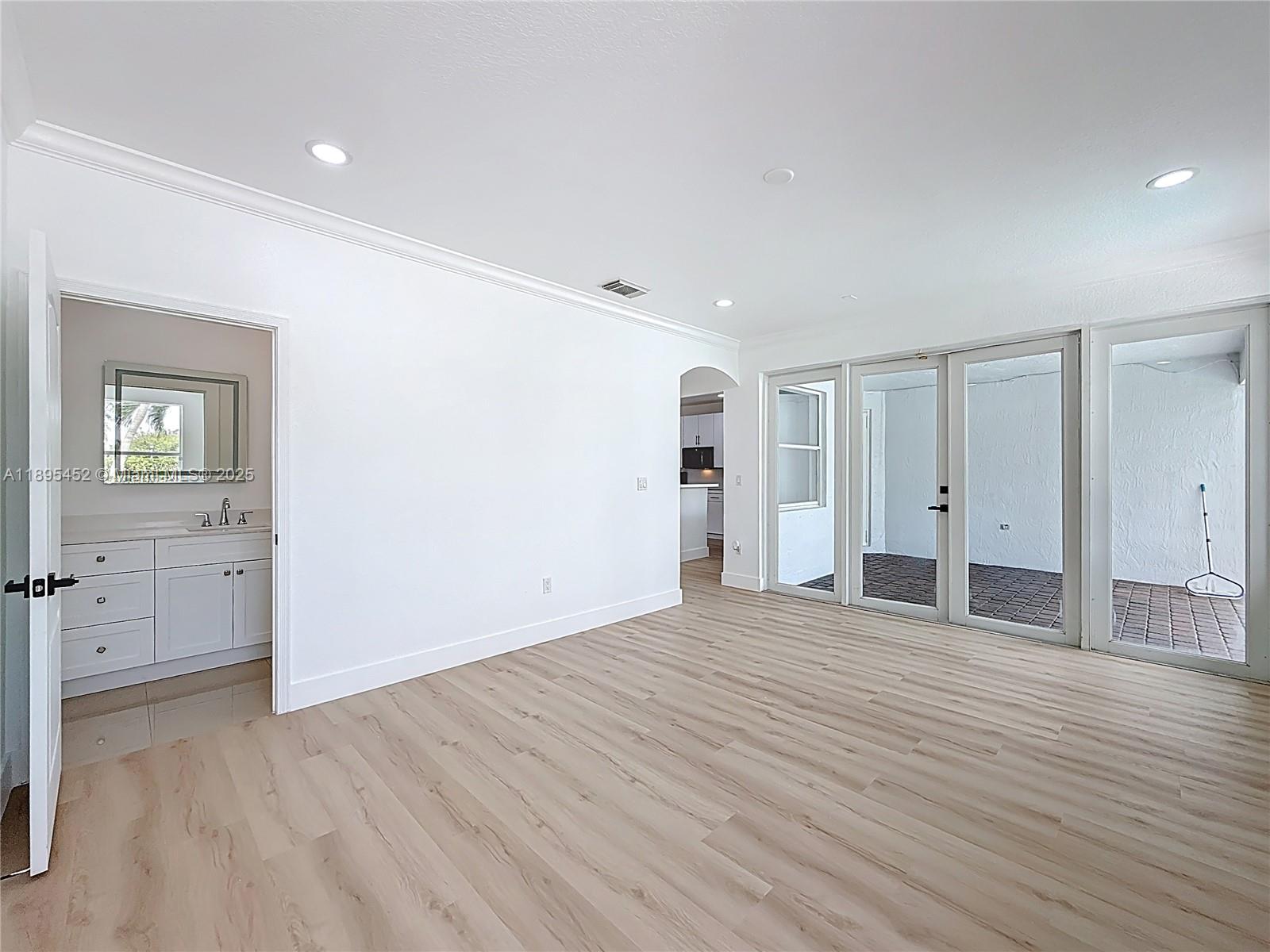 CRESTVIEW LAKES 2ND ADDN - Residential